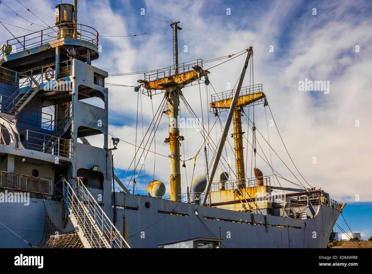 SS Red Oak Victory, una nave da carico restaurata durante la seconda guerra mondiale nei pressi di Rosie the Riveter WWII Home Front National Historical Park, Richmond, California, USA Foto Stock