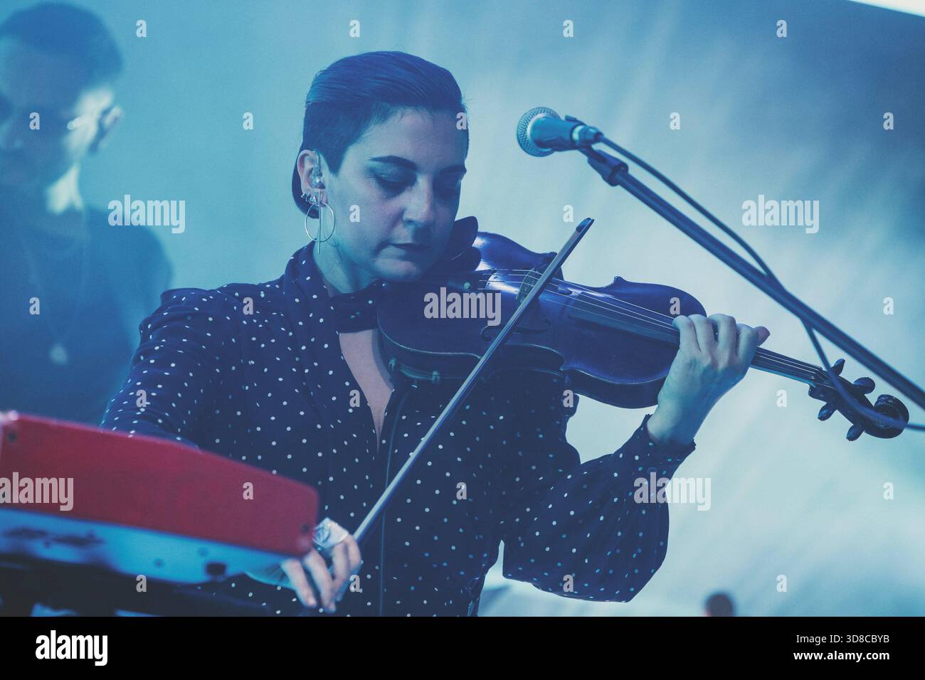 Roma, Italia. 29 novembre 2025. Caterina bianco si esibisce sul palco durante il concerto di apertura del tour 2025. Credito: SOPA Images Limited/Alamy Live News Foto Stock