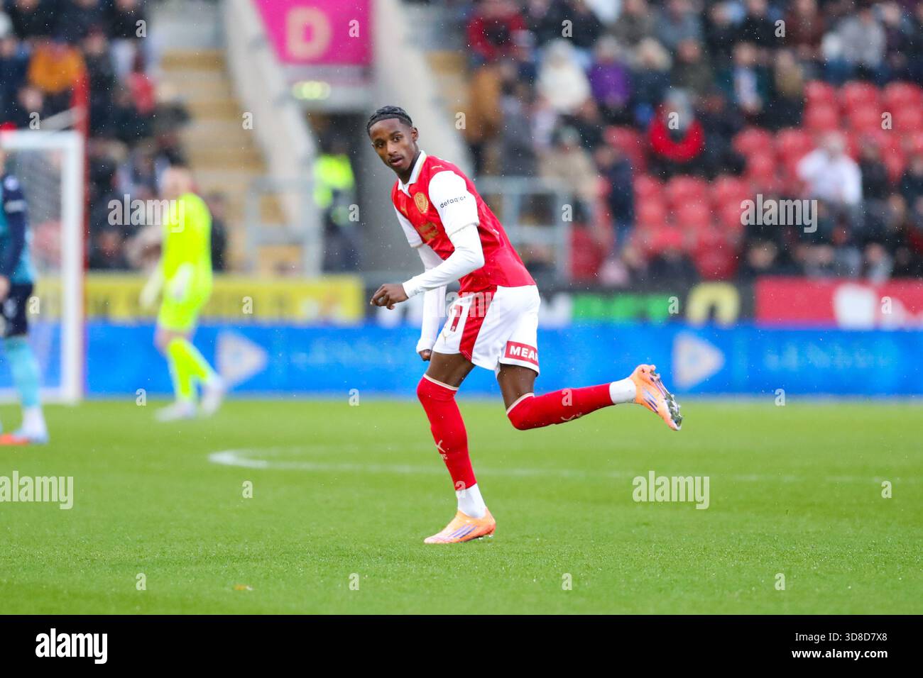 AESSEAL New York Stadium, Rotherham, Inghilterra - 29 novembre 2025 AR'Jany Martha (11) di Rotherham United - durante la partita Rotherham United contro Wycombe Wanderers, Sky Bet League One, 2025/26, AESSEAL New York Stadium, Rotherham, Inghilterra - 29 novembre 2025 crediti: Mathew Marsden/WhiteRosePhotos/Alamy Live News Foto Stock