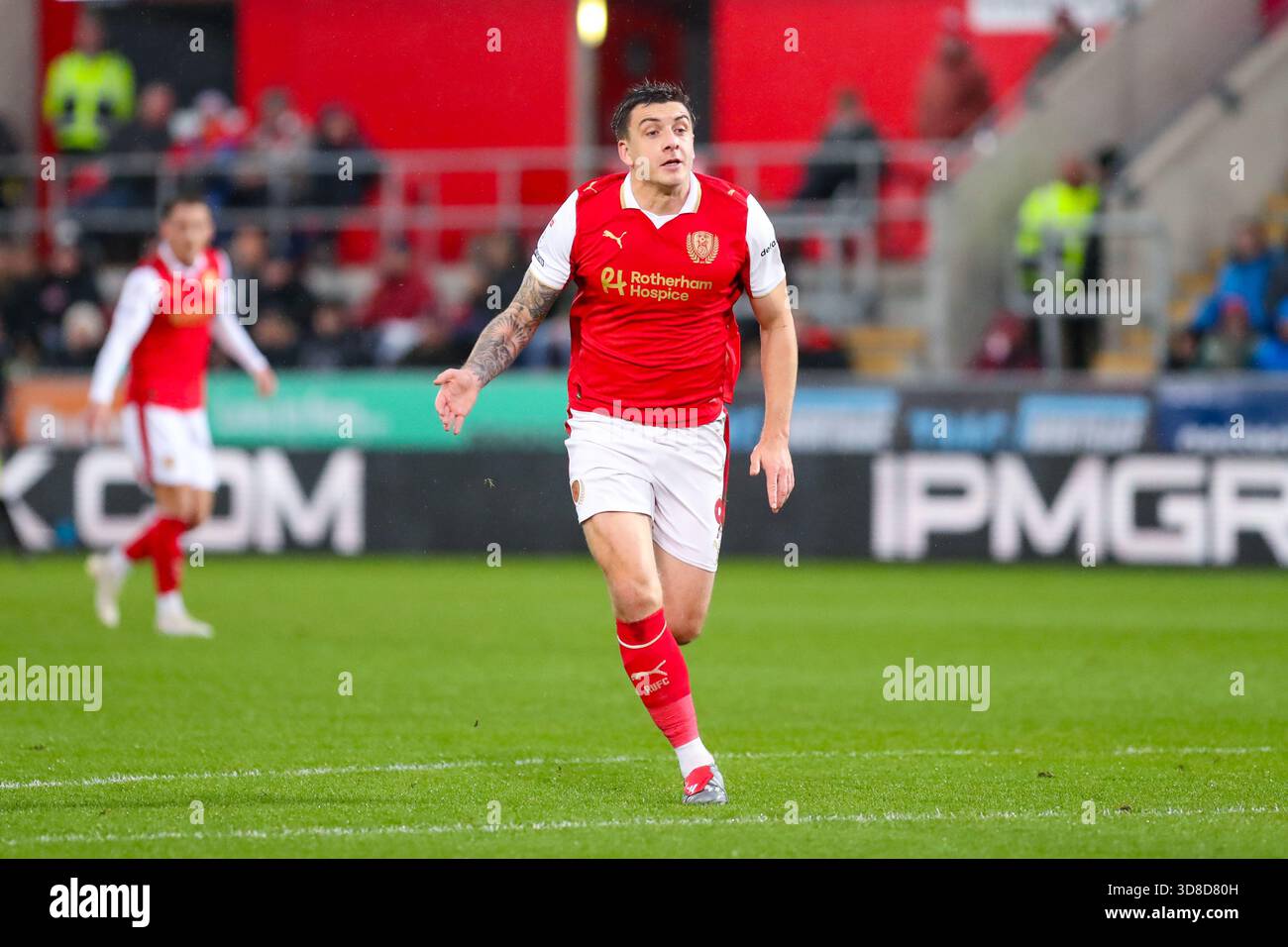AESSEAL New York Stadium, Rotherham, Inghilterra - 29 novembre 2025 Jordan Hugill (9) di Rotherham United - durante la partita Rotherham United contro Wycombe Wanderers, Sky Bet League One, 2025/26, AESSEAL New York Stadium, Rotherham, Inghilterra - 29 novembre 2025 crediti: Mathew Marsden/WhiteRosePhotos/Alamy Live News Foto Stock