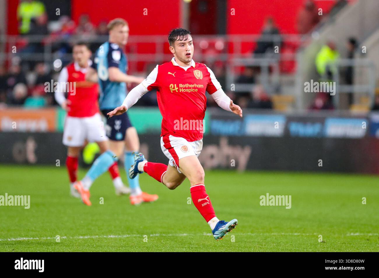 AESSEAL New York Stadium, Rotherham, Inghilterra - 29 novembre 2025 Daniel Gore (44) del Rotherham United - durante la partita Rotherham United contro Wycombe Wanderers, Sky Bet League One, 2025/26, AESSEAL New York Stadium, Rotherham, Inghilterra - 29 novembre 2025 crediti: Mathew Marsden/WhiteRosePhotos/Alamy Live News Foto Stock