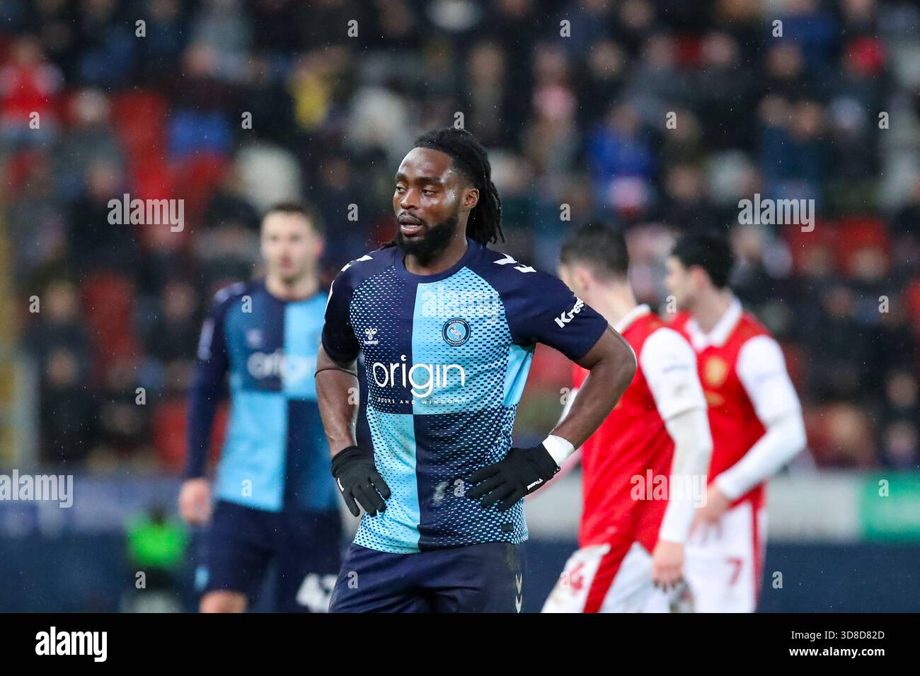 AESSEAL New York Stadium, Rotherham, Inghilterra - 29 novembre 2025 Fred Onyedinma (44) di Wycombe Wanderers - durante la partita Rotherham United contro Wycombe Wanderers, Sky Bet League One, 2025/26, AESSEAL New York Stadium, Rotherham, Inghilterra - 29 novembre 2025 crediti: Mathew Marsden/WhiteRosePhotos/Alamy Live News Foto Stock