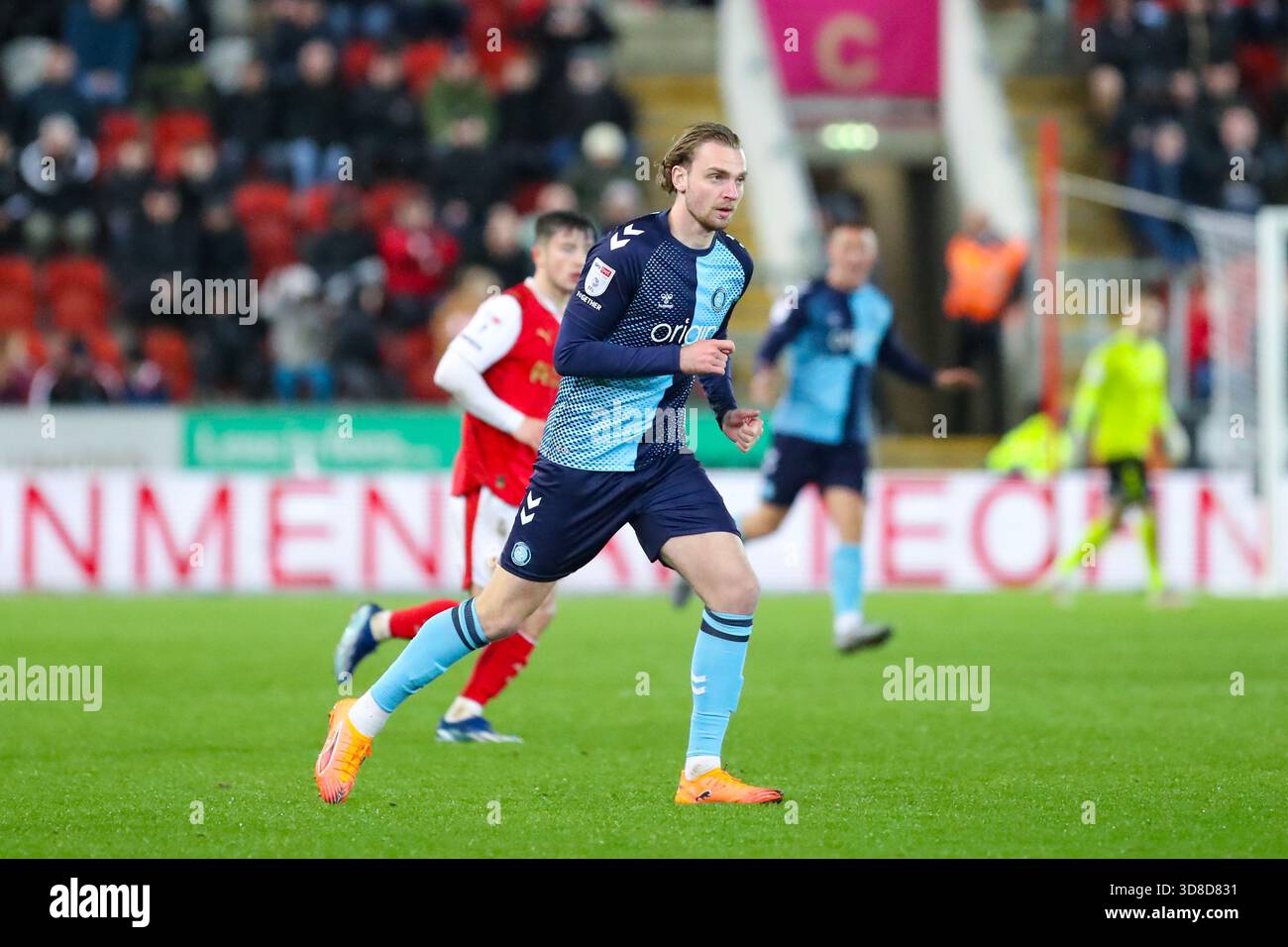 AESSEAL New York Stadium, Rotherham, Inghilterra - 29 novembre 2025 Bradley Fink (9) di Wycombe Wanderers - durante la partita Rotherham United contro Wycombe Wanderers, Sky Bet League One, 2025/26, AESSEAL New York Stadium, Rotherham, Inghilterra - 29 novembre 2025 crediti: Mathew Marsden/WhiteRosePhotos/Alamy Live News Foto Stock