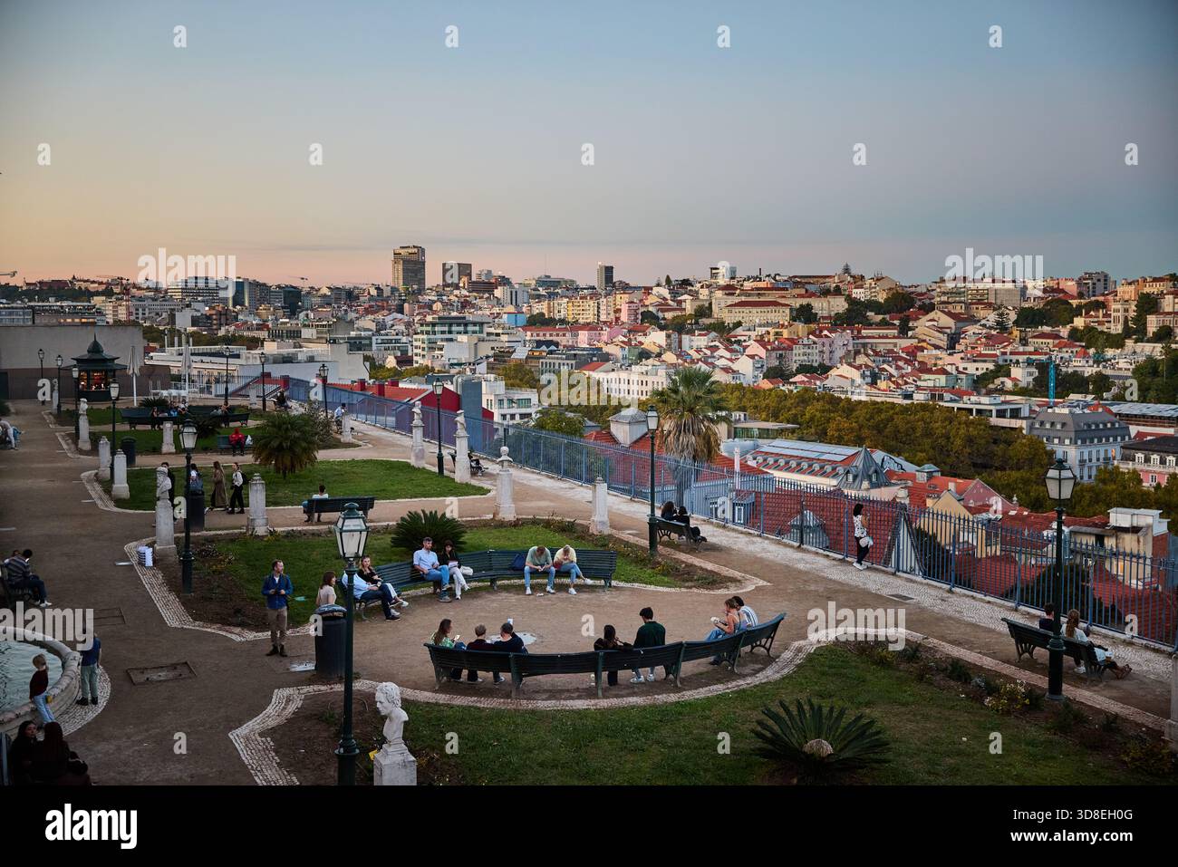 Capitale del Portogallo Lisbona, Miradouro de São Pedro de Alcântara Foto Stock