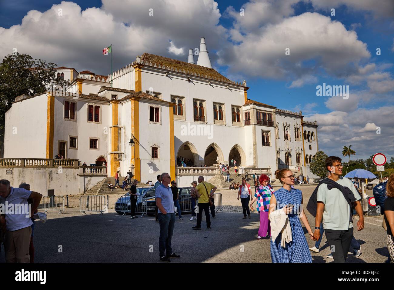 Portogallo città di Sintra , Palazzo Nazionale di Sintra, palazzo moresco dell'XI secolo, attuale dimora storica museo. Foto Stock