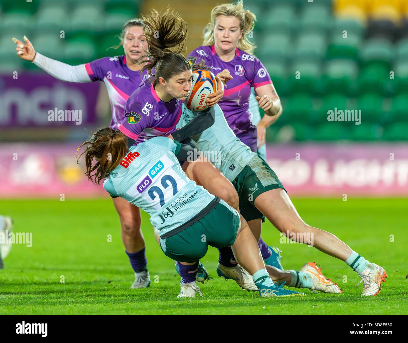 La giocatrice dei Loughborough Lightning Helen Nelson giocò contro i Leicester Tigers nella partita di campionato PWR a Northampton. Foto Stock