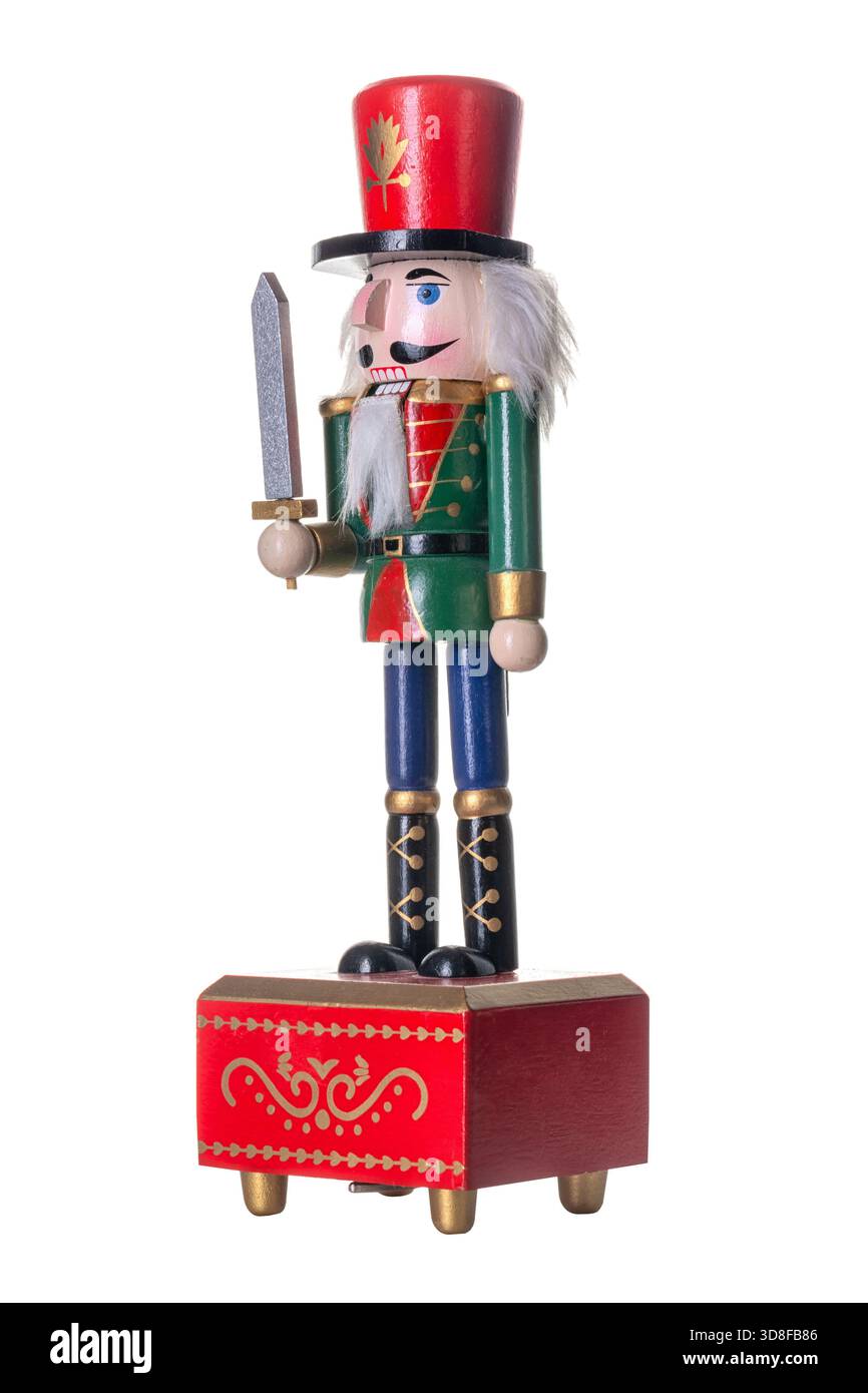 Simbolo di Natale. Soldato di Natale dello Schiaccianoci isolato su sfondo bianco. Foto Stock