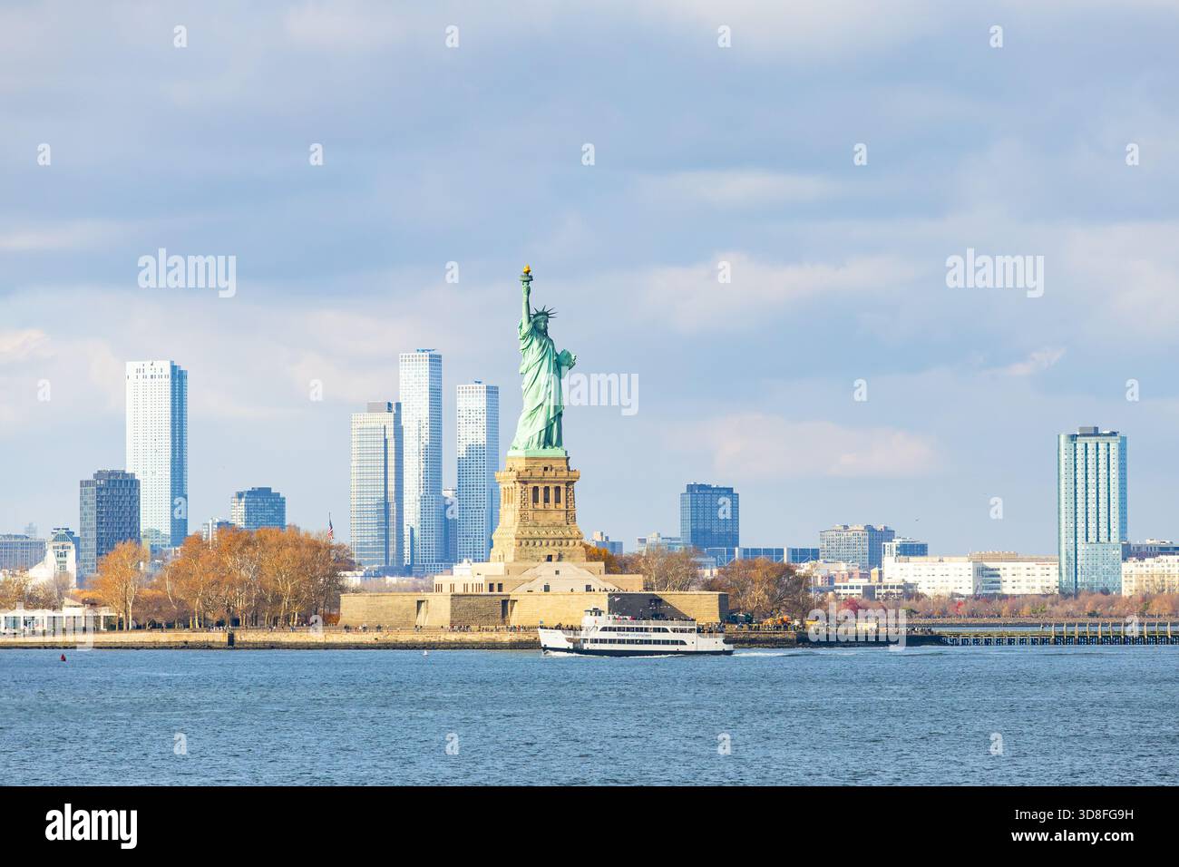 La Statua della libertà nella Baia di Hudson, New York Foto Stock