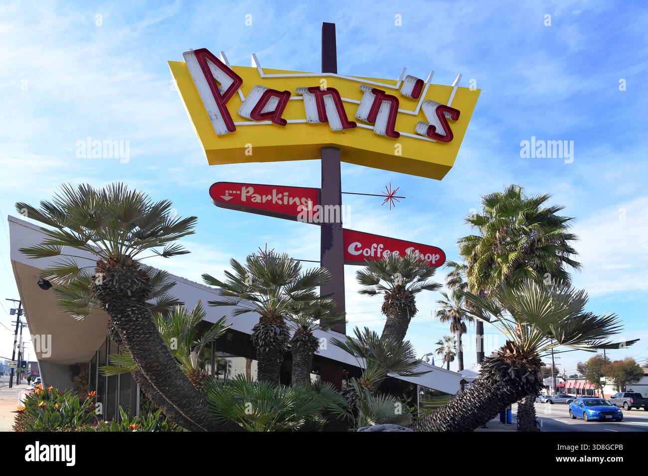 Pann's Coffee Shop, è un ottimo esempio di Googie Architecture della fine degli anni '1950 a Inglewood, California, Stati Uniti Foto Stock
