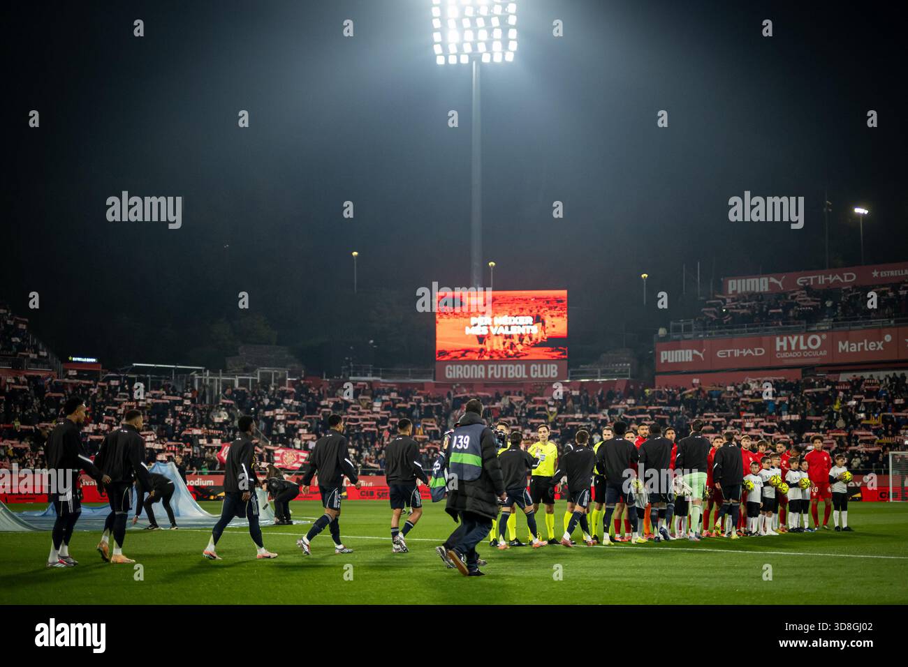 Girona, Spagna. 30 novembre 2025. I giocatori del Real Madrid sono visti durante una partita della Liga EA Sports tra il Girona FC e il Real Madrid all'Estadi Municipal de Montilivi di Girona, in Spagna, il 30 2025 novembre. Foto di Felipe Mondino credito: Agenzia fotografica indipendente/Alamy Live News Foto Stock