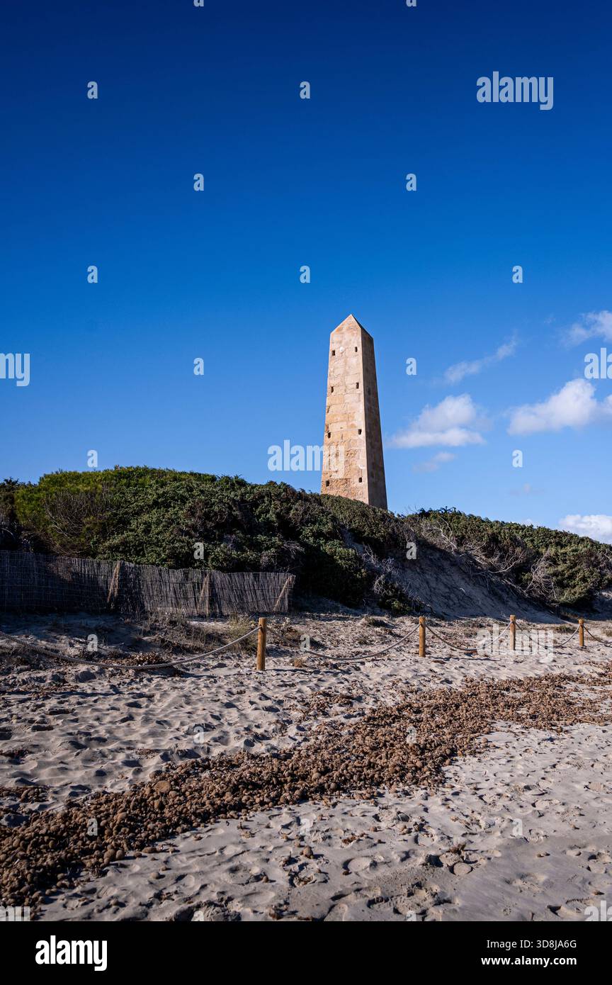 Obelisco costiero, per la sorveglianza marittima, Maiorca Foto Stock