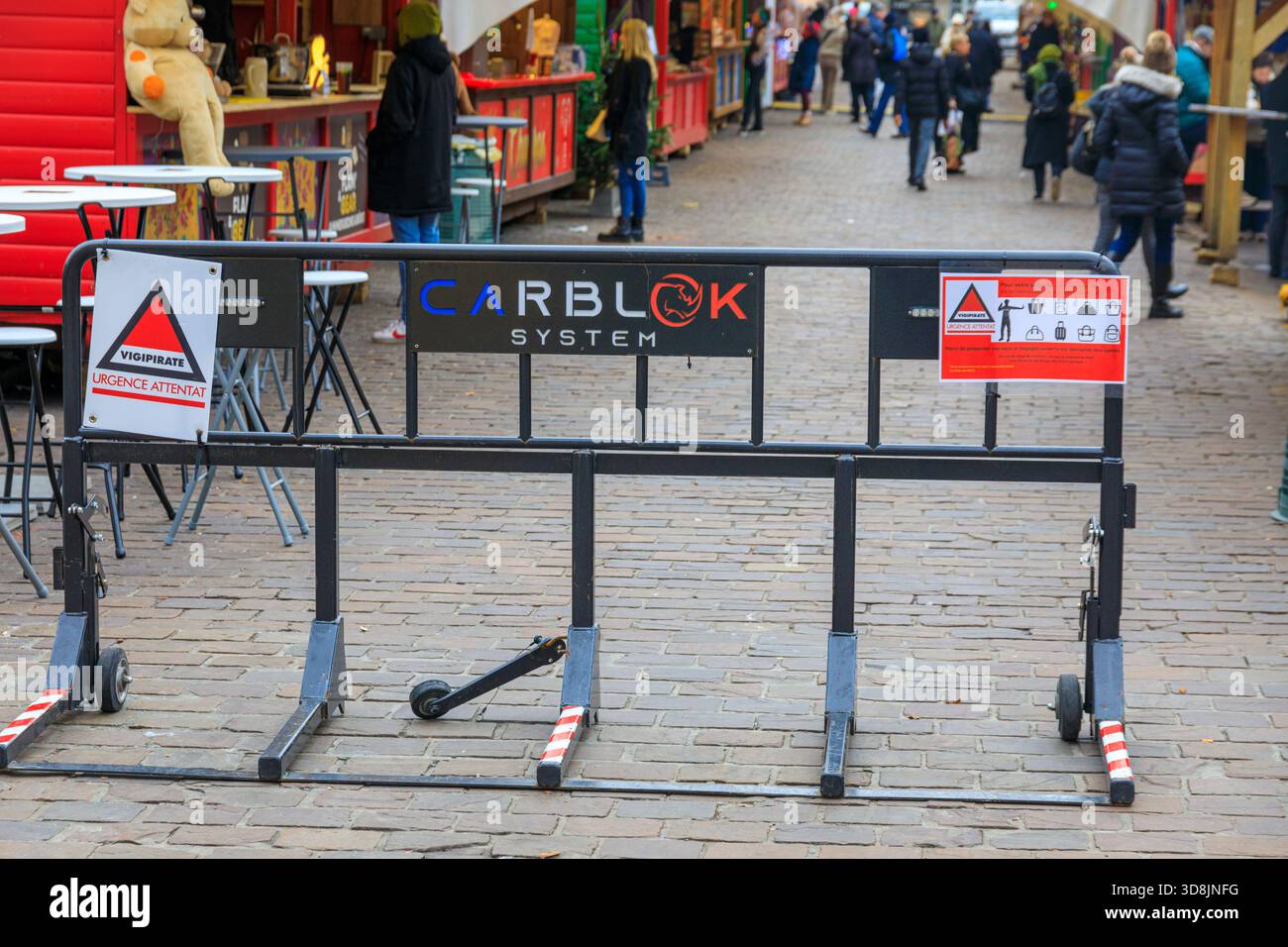Sistema Carblok per mettere in sicurezza le strade. Allarme vigipirato. Foto Stock