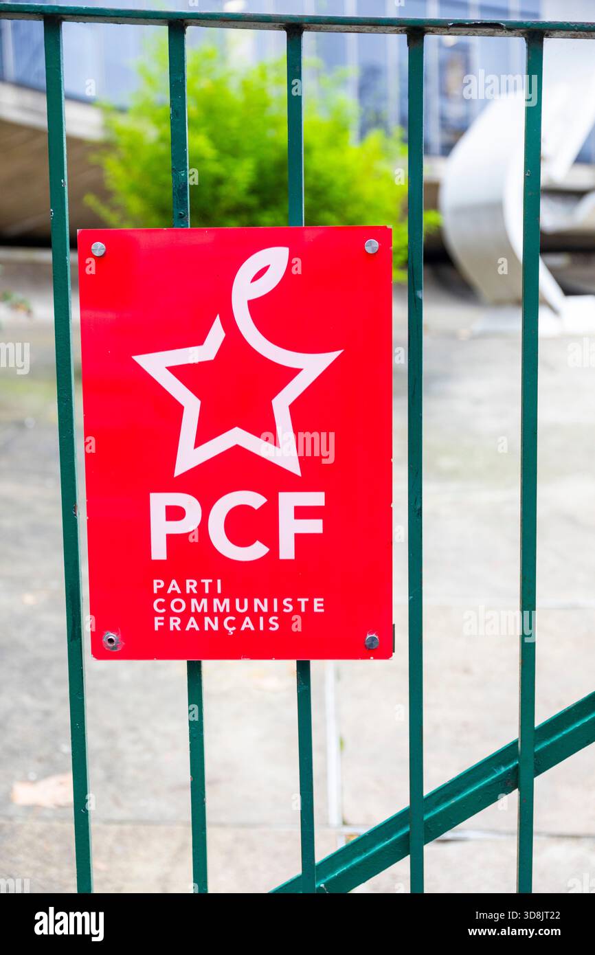 Francia, Ile-de-France, Parigi. 19° arrondissement, Place du Colonel, Fabien, Espace Niemeyer. Centro municipale. PCF. Partito comunista francese Foto Stock