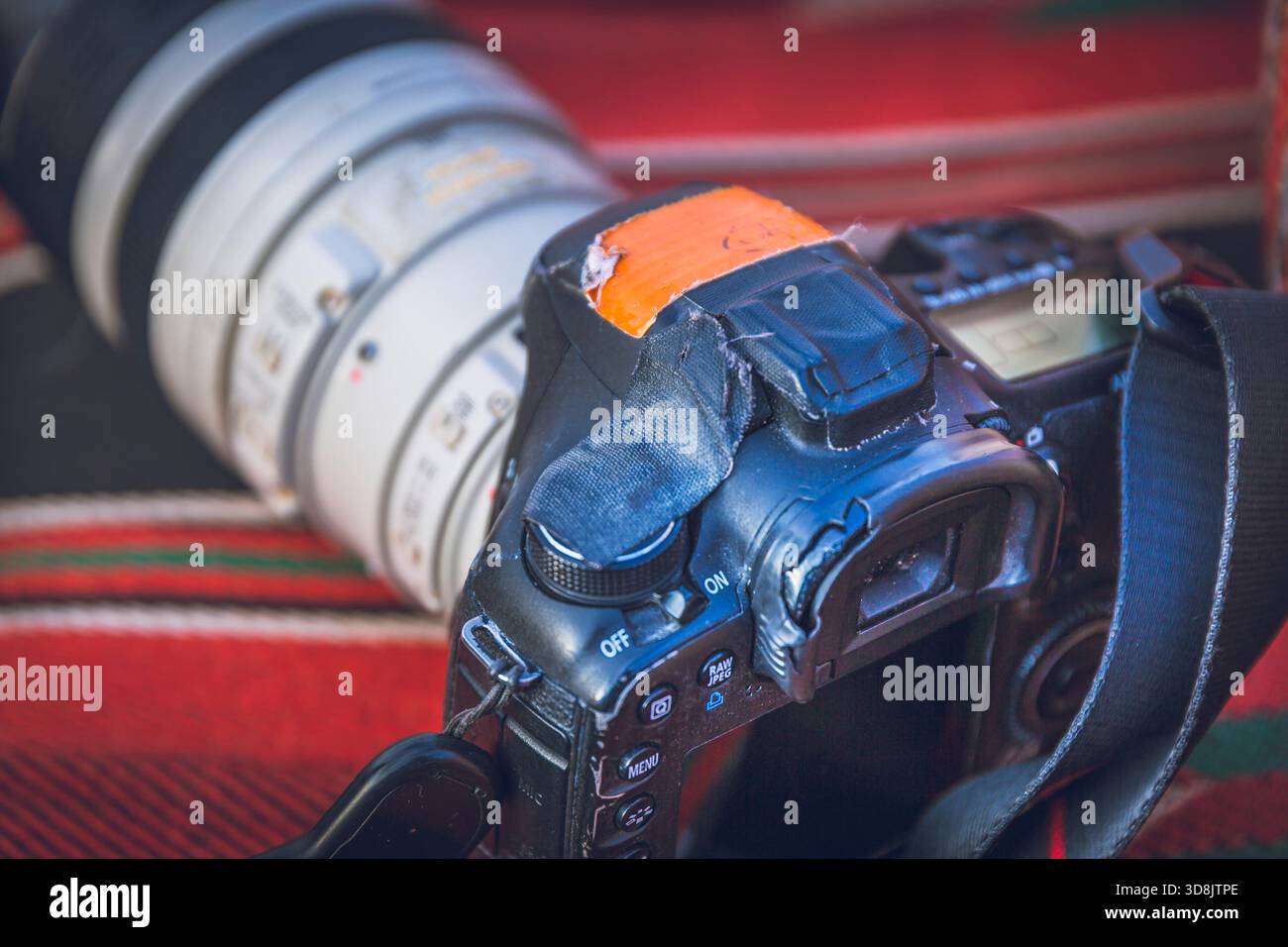 Fotocamera Canon 7D, reflex con un obiettivo zoom molto utilizzato Foto Stock
