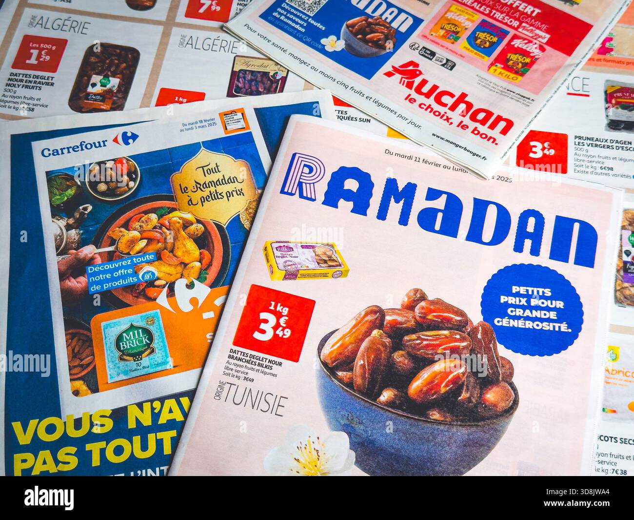 Volantino del supermercato per Ramadan 2025 Foto Stock
