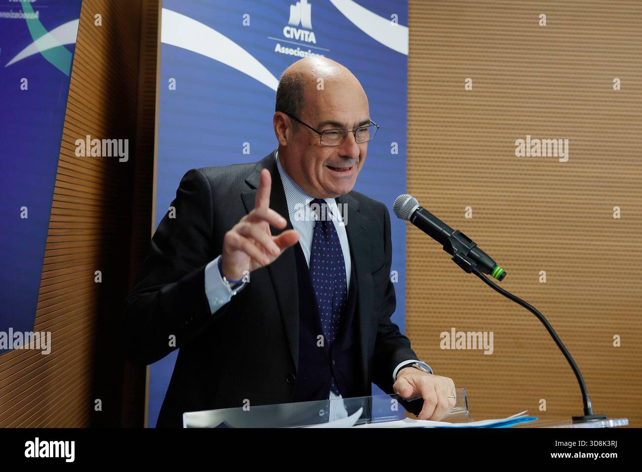 Roma, Italia. 1 dicembre 2025. Nicola Zingaretti alla conferenza nella sede dell'associazione Civita sul rapporto Draghi 2024, innovazione e cultura opportunità dei fondi europei - Roma-Italia -Lunedì 01 dicembre 2025 - politica - (foto di Cecilia Fabiano/ crediti: LaPresse/Alamy Live News Foto Stock
