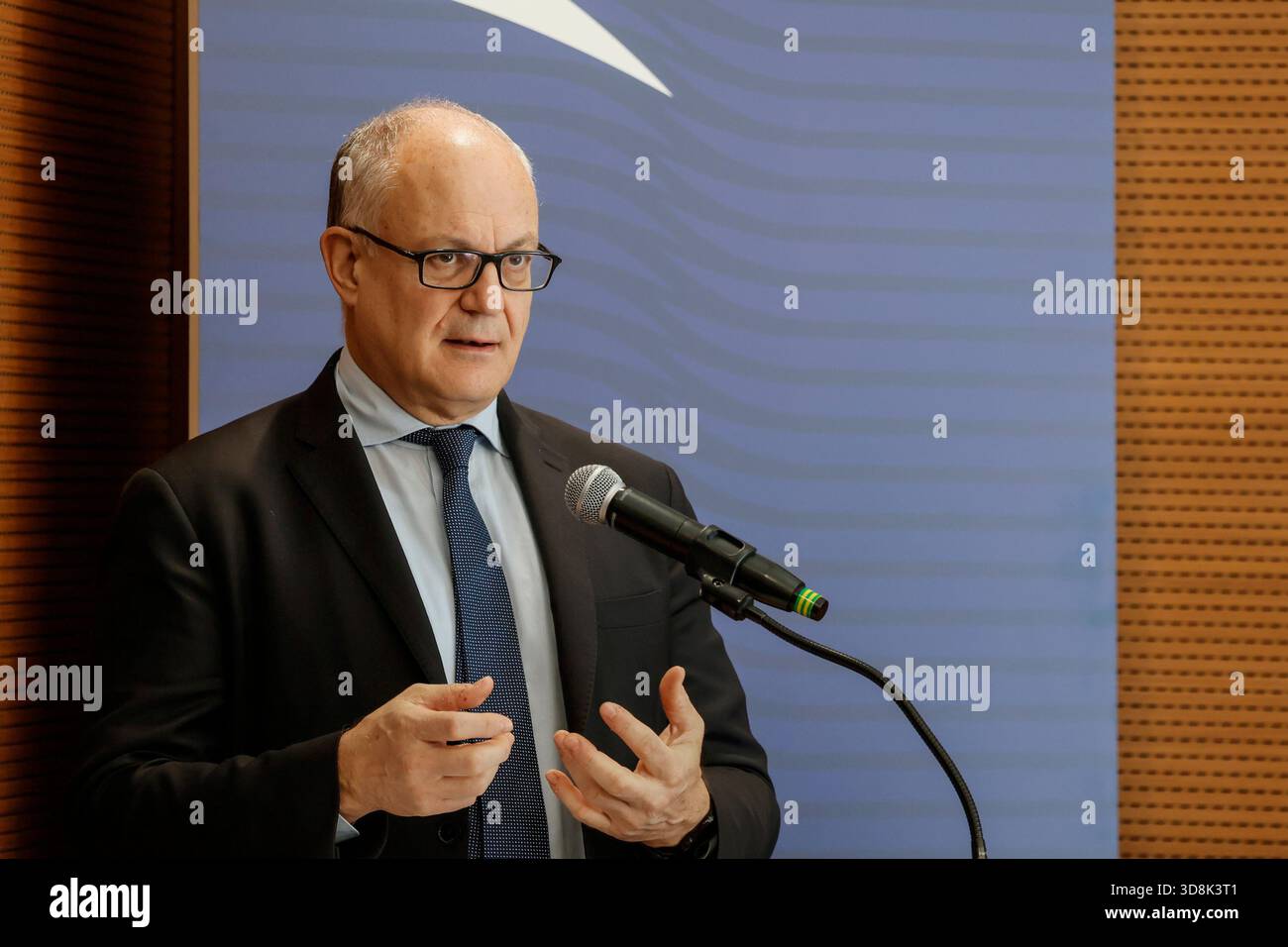 Roma, Italia. 1 dicembre 2025. Il Sindaco di Roma Roberto Gualtieri alla conferenza nella sede dell'associazione Civita sul rapporto Draghi 2024, innovazione e cultura opportunità dei fondi europei - Roma-Italia -Lunedì 01 dicembre 2025 - politica - (foto di Cecilia Fabiano/ crediti: LaPresse/Alamy Live News Foto Stock