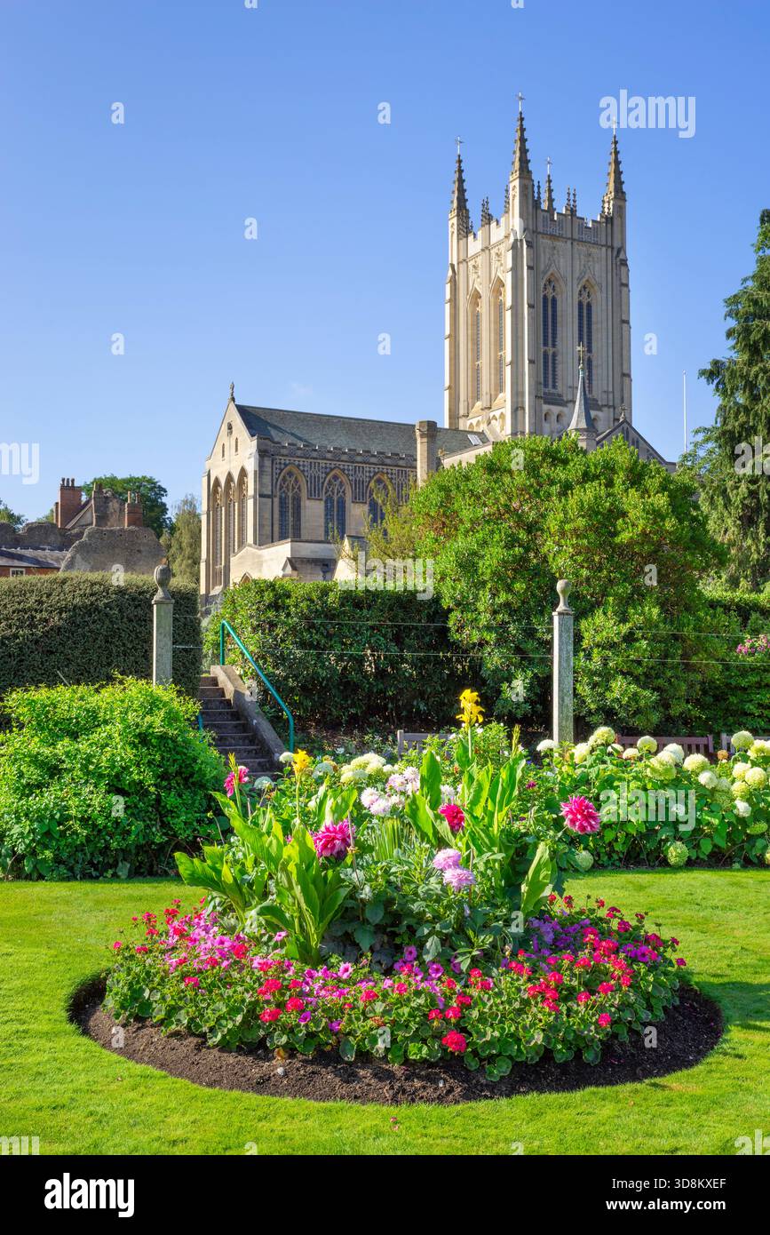 Bury St Edmunds St Edmundsbury Cathedral Abbey Gardens Bury St Edmunds Suffolk Inghilterra Regno Unito GB Europa Foto Stock