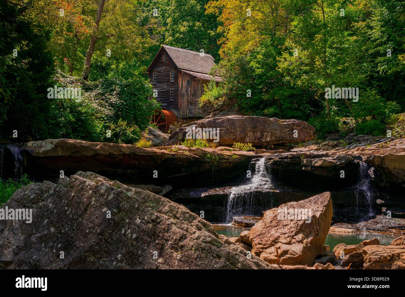Glade Creek Grist Mill nel Babcock State Park in West Virginia, Stati Uniti, situato a Clifftop, West Virginia. Foto Stock