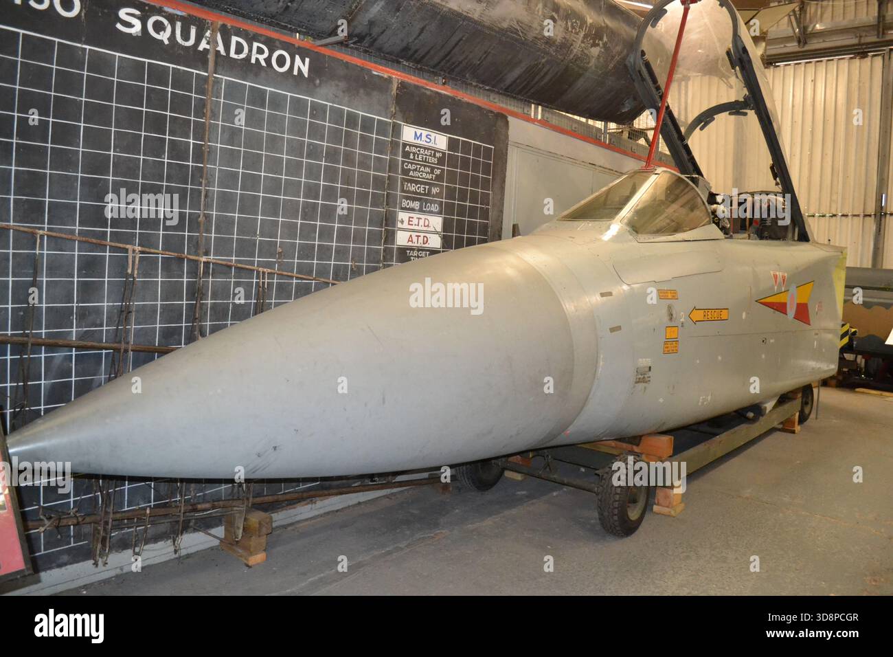 Tornado F.2 naso in mostra al South Yorkshire Air Museum, Doncaster, Regno Unito Foto Stock