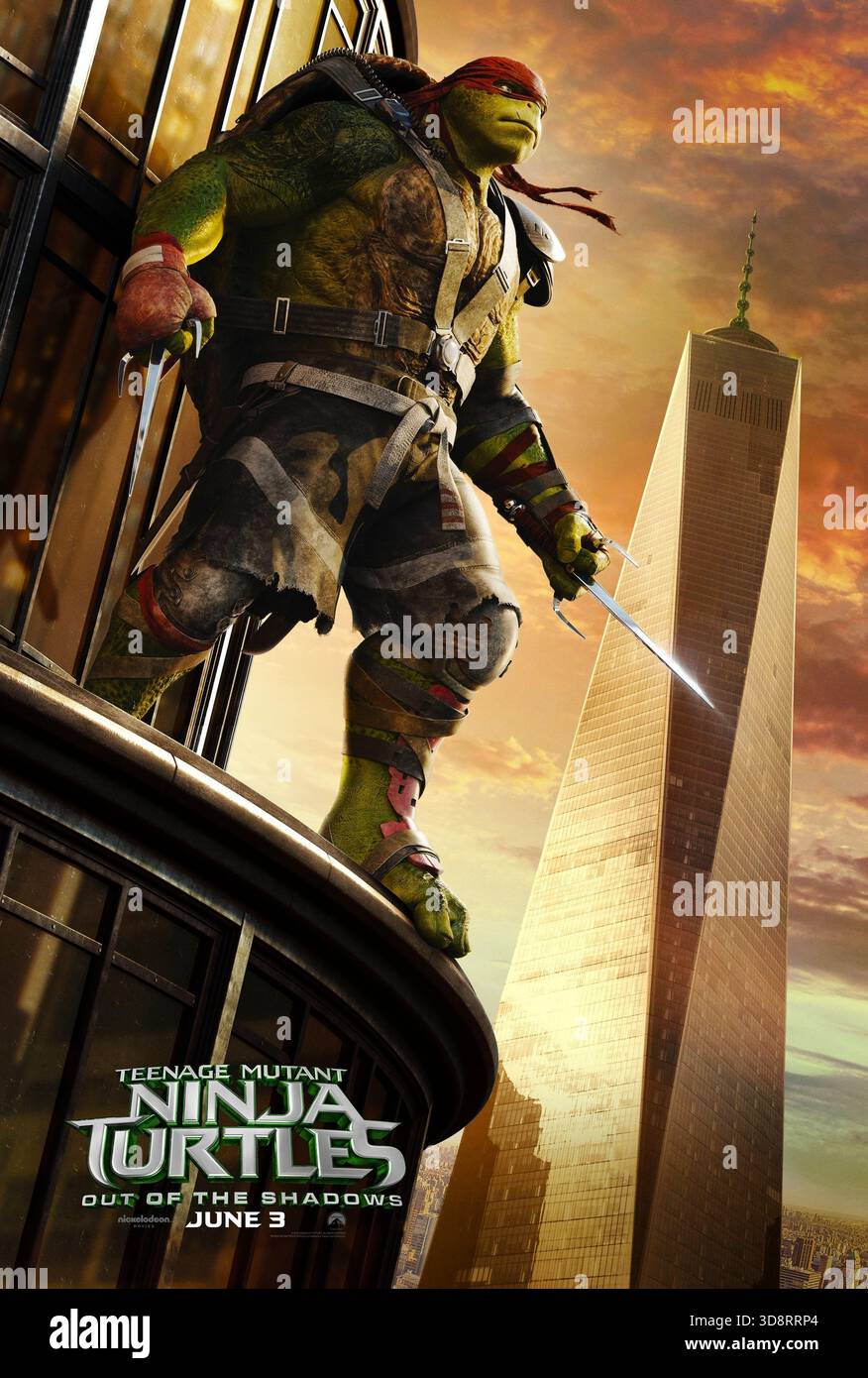 Teenage Mutant Ninja Turtles: Out of the Shadows (2016) diretto da Dave Green e interpretato da Alan Ritchson nel ruolo di Raphael, l'esecutore a testa calda delle tartarughe Ninja che si carica in battaglia con il suo gemello sai mentre combatte per fermare l'alleanza di Shredder con Baxter Stockman, Bebop, Rocksteady e Krang dalla distruzione di New York City. SOLO PER USO EDITORIALE PER poster di caratteri USA. Credito: Immagini BFA/Paramount Foto Stock