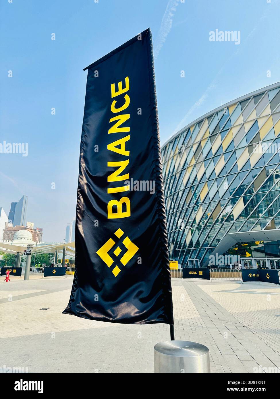 Binance Blockchain Conference Coca Cola Arena Dubai - Immagine stock catturata con smartphone