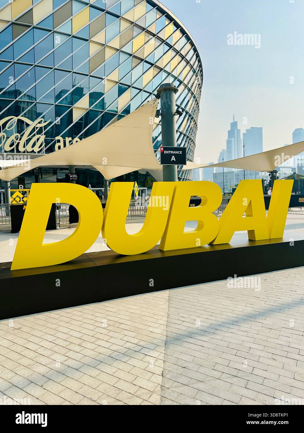 Binance Blockchain Conference Coca Cola Arena Dubai - Immagine stock catturata con smartphone