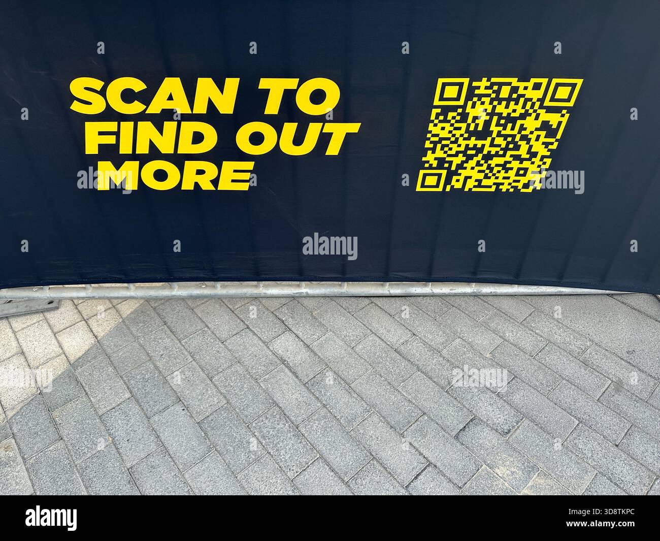 Binance Blockchain Conference Coca Cola Arena Dubai - Immagine stock catturata con smartphone