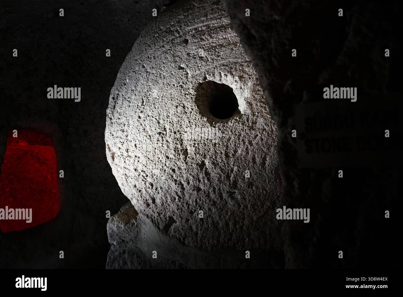 NEVSEHIR, TURKIYE - 09 AGOSTO 2025: Città sotterranea di Kaymakli nella città di Kaymakli Foto Stock