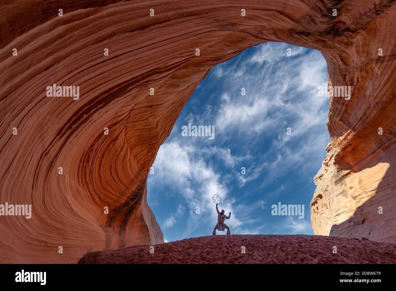 Tomas Hunt Hop balla nella Shell Cave, Page, Arizona Foto Stock