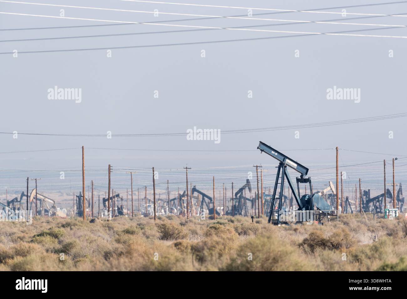 Midway-Sunset Oil Field nella contea di Kern, California, Stati Uniti. Foto Stock