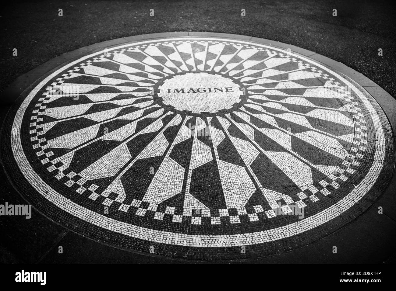 Il Central Park Strawberry Fields Peace, Love e una piccola fetta di Strawberry Fields nel cuore di New York Foto Stock