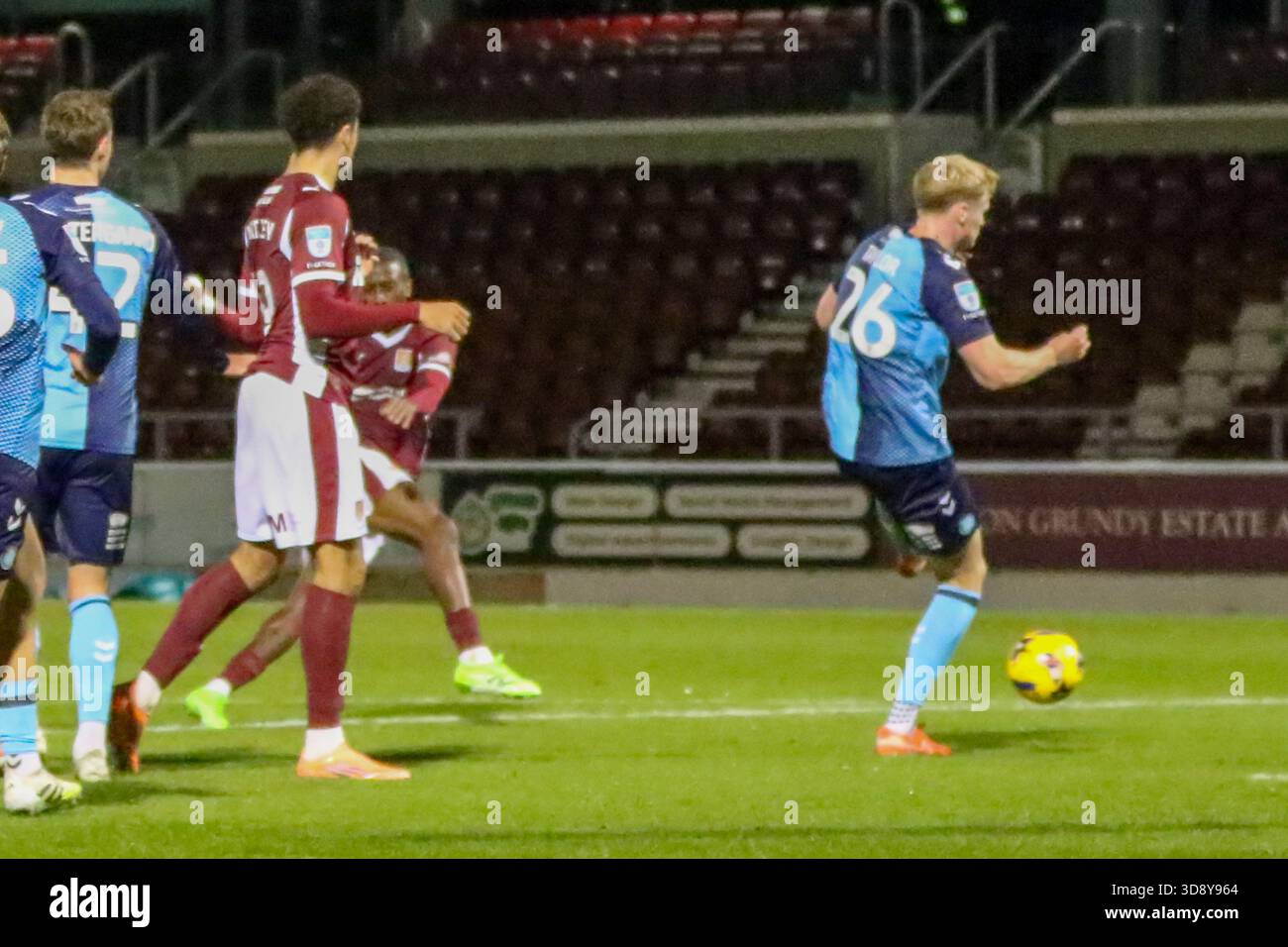 Northampton, Regno Unito. 2 dicembre 2025. Tyrese Fornah del Northampton Town tira e segna il secondo gol nel 2° turno dell'EFL Trophy Northampton Town contro Wycombe Wanderers crediti: Clive Stapleton/Alamy Live News Foto Stock