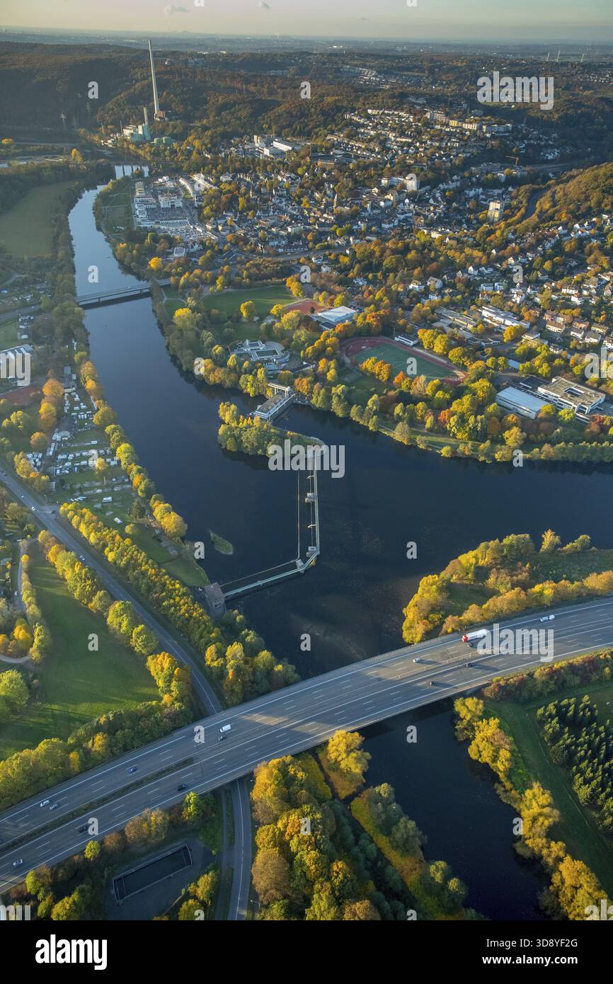 Ruhr Confluence Volme: Centrale elettrica e diga di Stiftsmuehle con arrampicata e chiusa dei pesci, Friedrich-Harkort-Gymnasium e barriere acustiche di scarsa qualità alla A1, Hengs Foto Stock