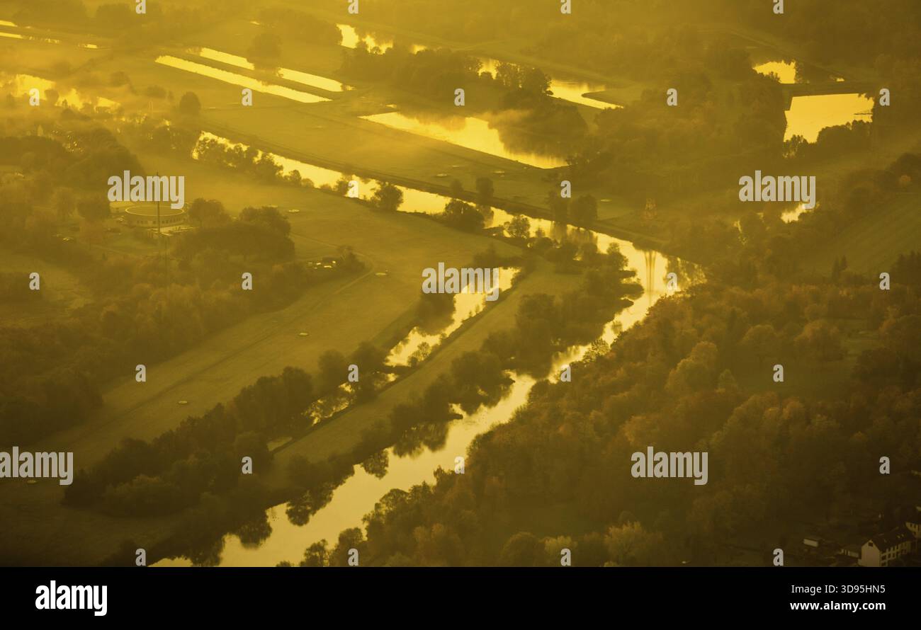 Herbststimmung, Gelsenwasser AG Essen-Burgaltendorf impianto di estrazione delle acque, Morgenstimmung, Essen, regione della Ruhr, Renania settentrionale-Vestfalia, Germania Foto Stock