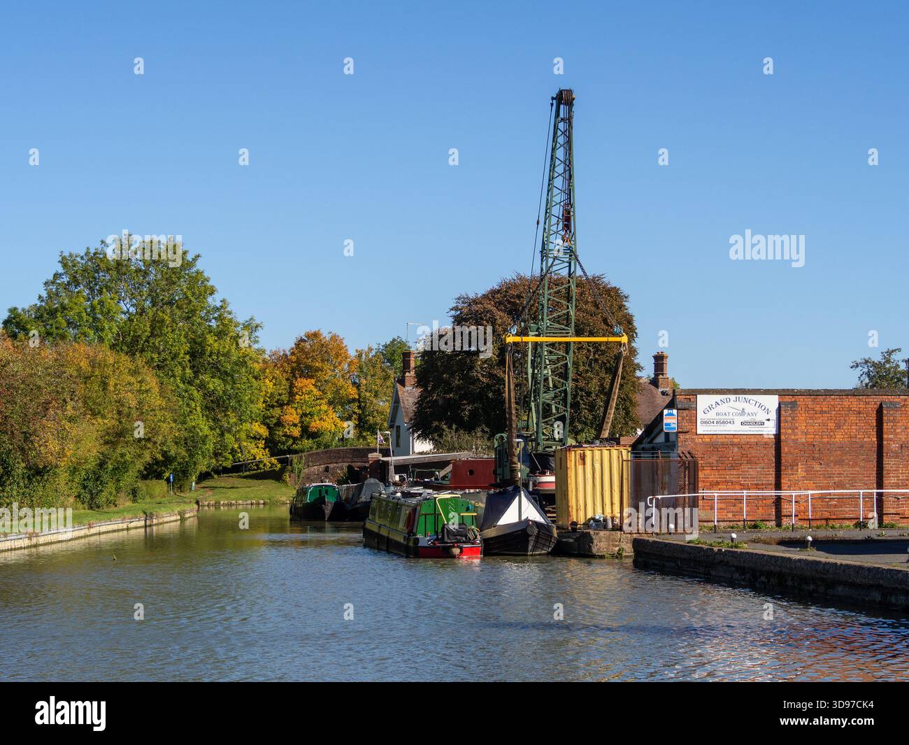 Locali del Grand Union barca Co sul Grand Union Canal, Blisworth braccio, Northamptonshire, Regno Unito Foto Stock