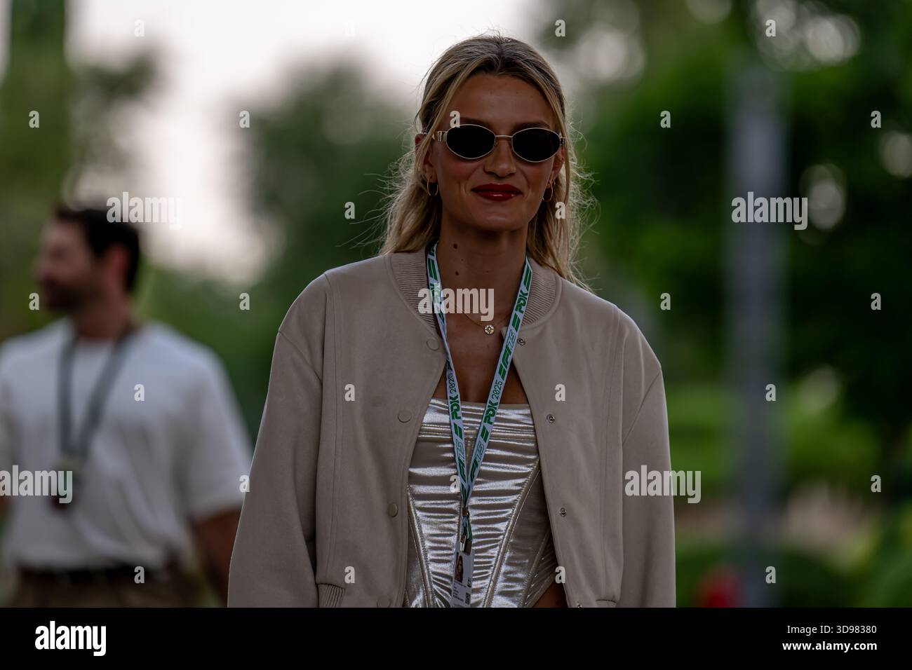 CIRCUITO INTERNAZIONALE, LOSAIL - NOVEMBRE 29: Anna de Ferran, DJ, durante il Gran Premio del Qatar Qatar sul circuito Internazionale sabato 29 novembre 2025 a Lusail, Losail (foto di Michael Potts/BSR Agency) Foto Stock