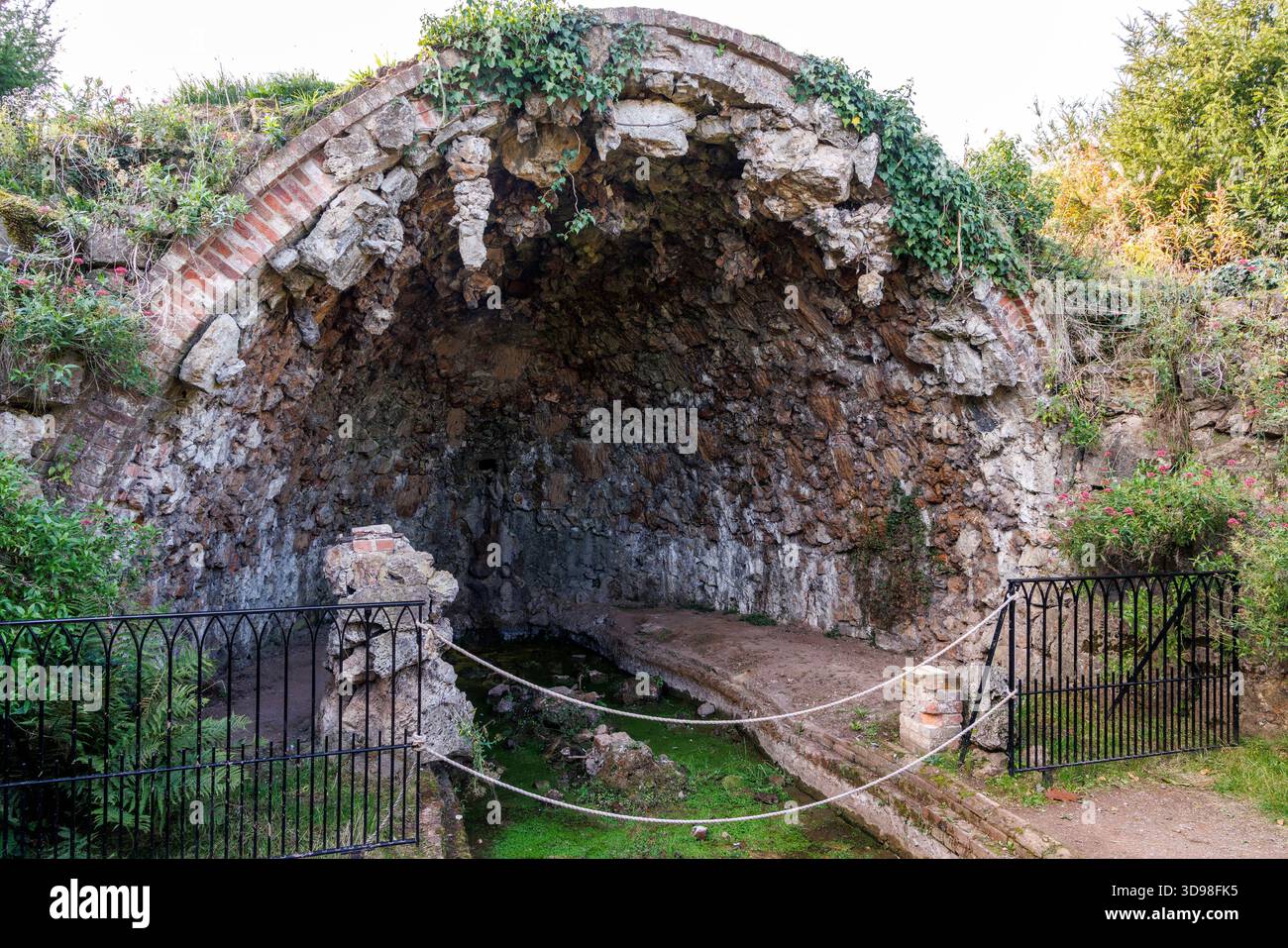 The Grotto, Calke Abbey, Derbyshire, Inghilterra, Regno Unito Foto Stock