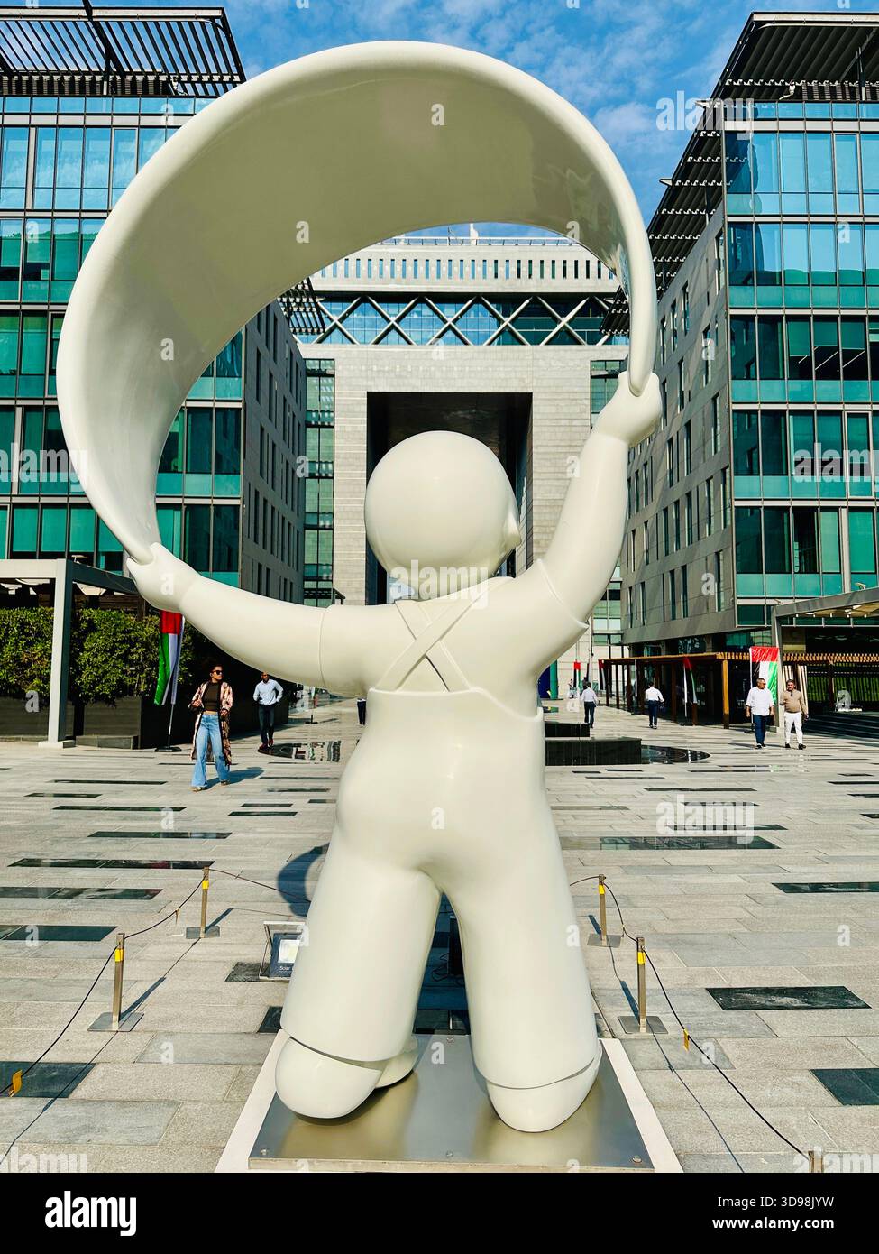 Rainbow baby di Ayla Turan DIFC Sculpture Park Dubai - Immagine stock catturata con smartphone