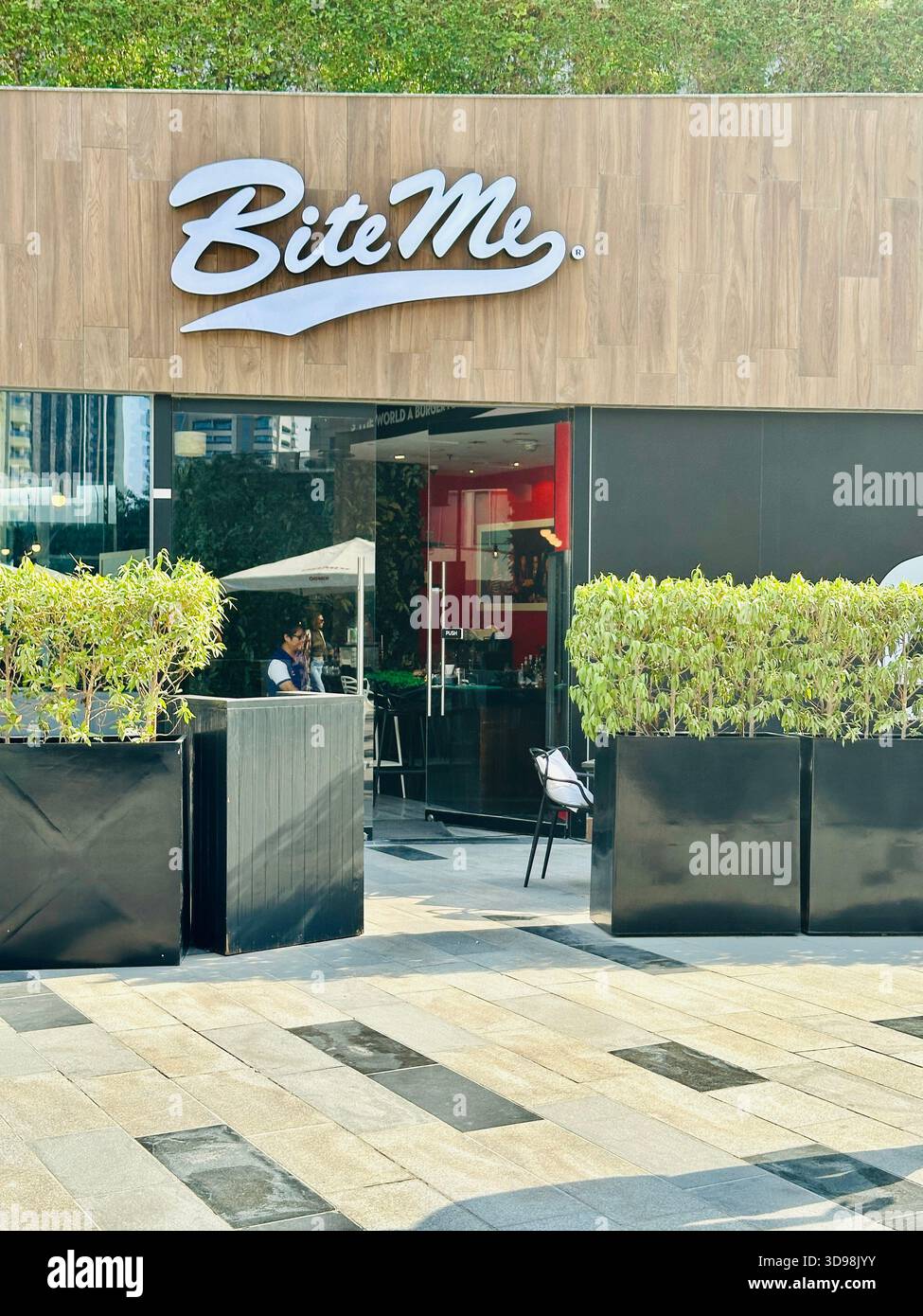 Bite me Burger Co. DIFC - Immagine stock catturata con smartphone