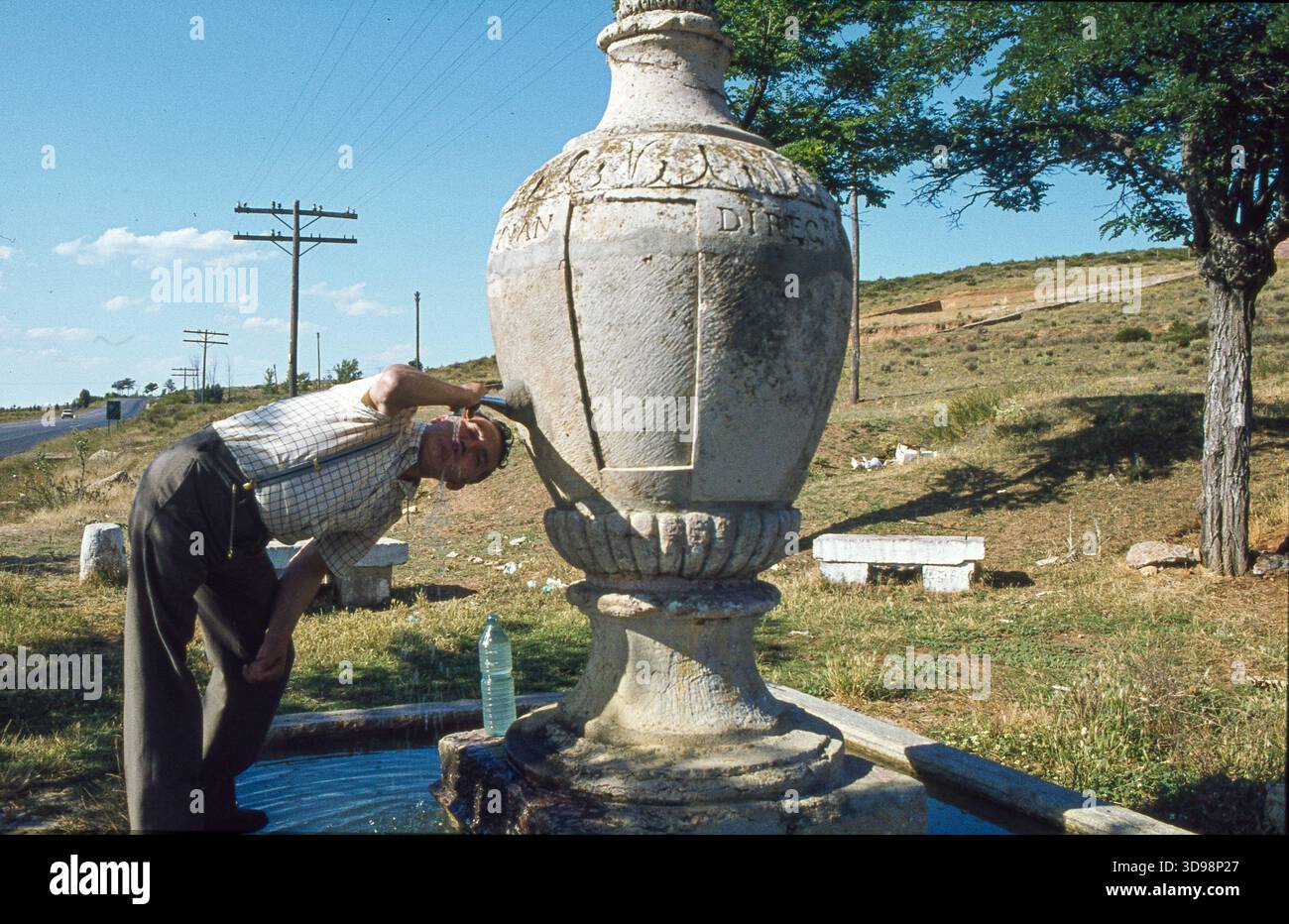 Spagna, la Fontana di Copona è una fontana pubblica, costruita nel XVIII secolo. Si trova fuori dalla città di Sariegos, nella zona di ​​Carbajal de la L. Foto Stock
