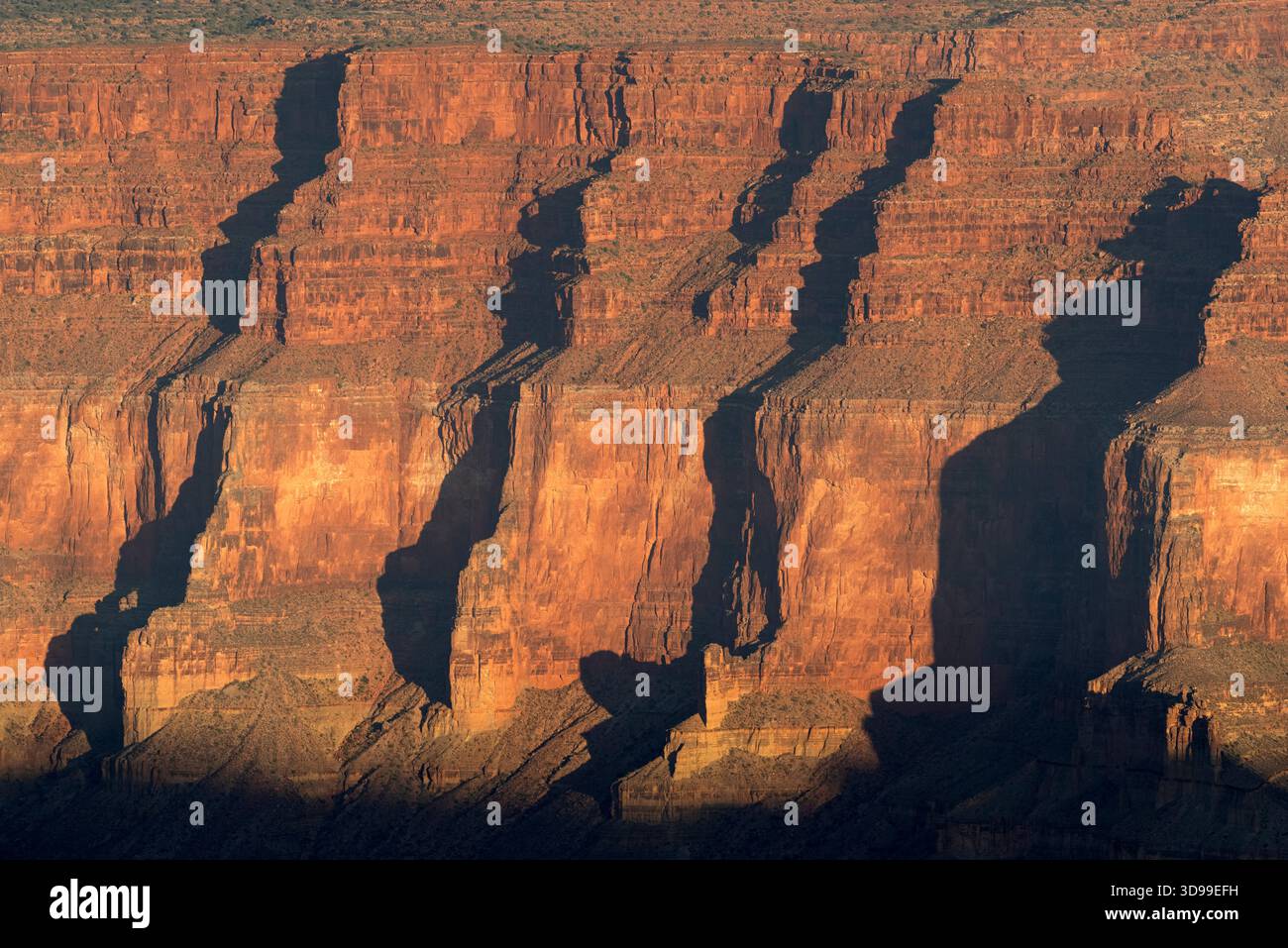 Alba sui bastioni del margine ovest da Point Sublime, North Rim, Grand Canyon National Park, Arizona Foto Stock