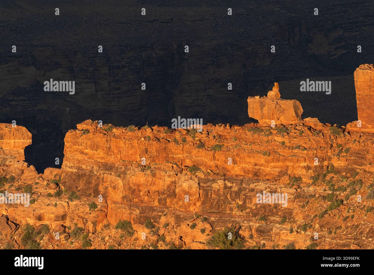 Alba sui bastioni del margine ovest da Point Sublime, North Rim, Grand Canyon National Park, Arizona Foto Stock