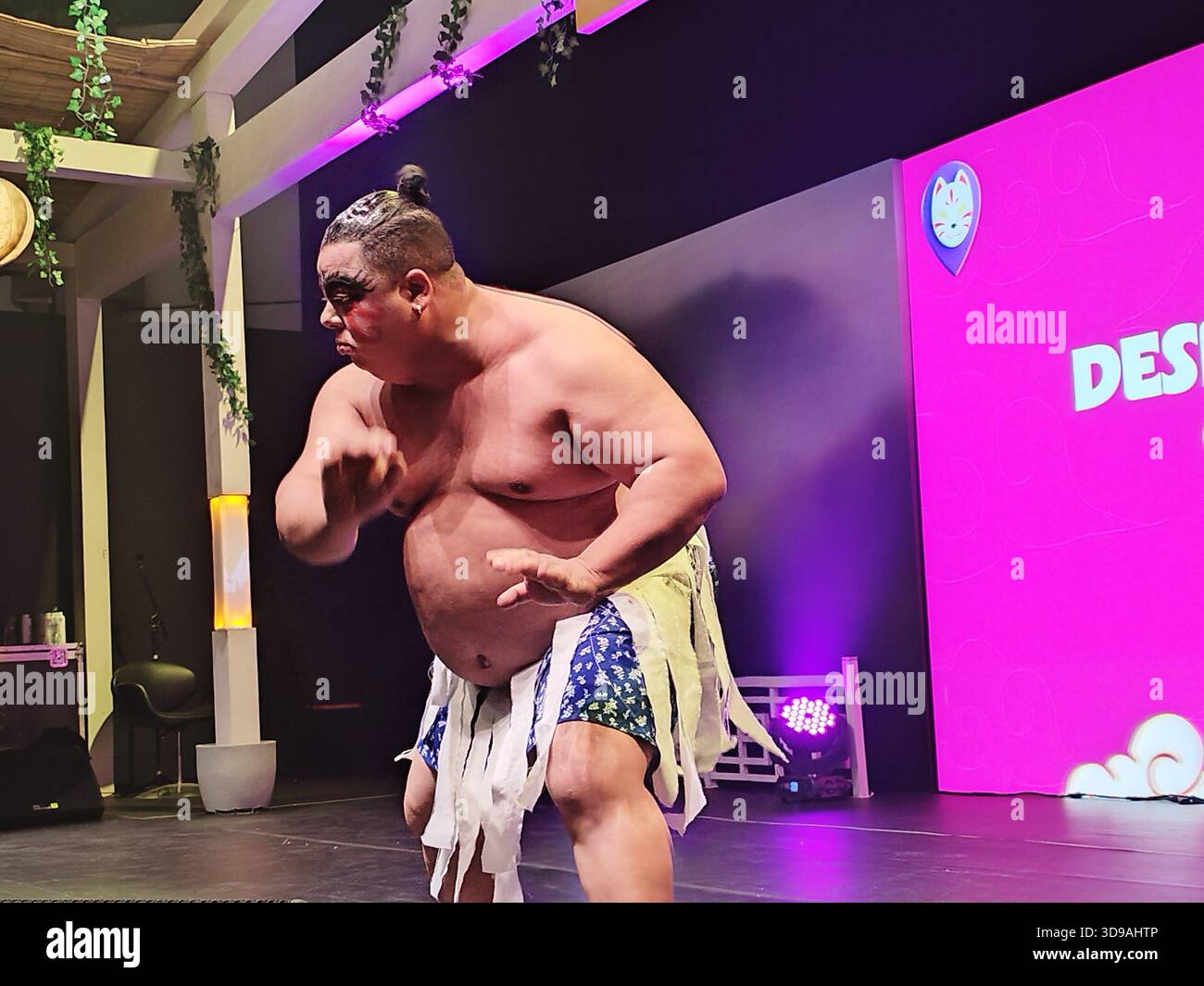 San Paolo, San Paolo, Brasile. 4 dicembre 2025. San Paolo (SP), 04/12/2025 - Cultura/Pop/Cinema/CCXP - il pubblico ha investito in costumi cosplay il secondo giorno della CCXP25 all'Expo di San Paolo. Personaggi come Wolverine, Dr. Doom, Alien, Dragon Ball, Fallout, e Mortal Kombat era tra quelli scelti per quel giorno. (Foto: Leandro Chemalle/Thenews2/Zumapress) (immagine di credito: © Leandro Chemalle/TheNEWS2 via ZUMA Press Wire) SOLO USO EDITORIALE! Non per USO commerciale! Foto Stock