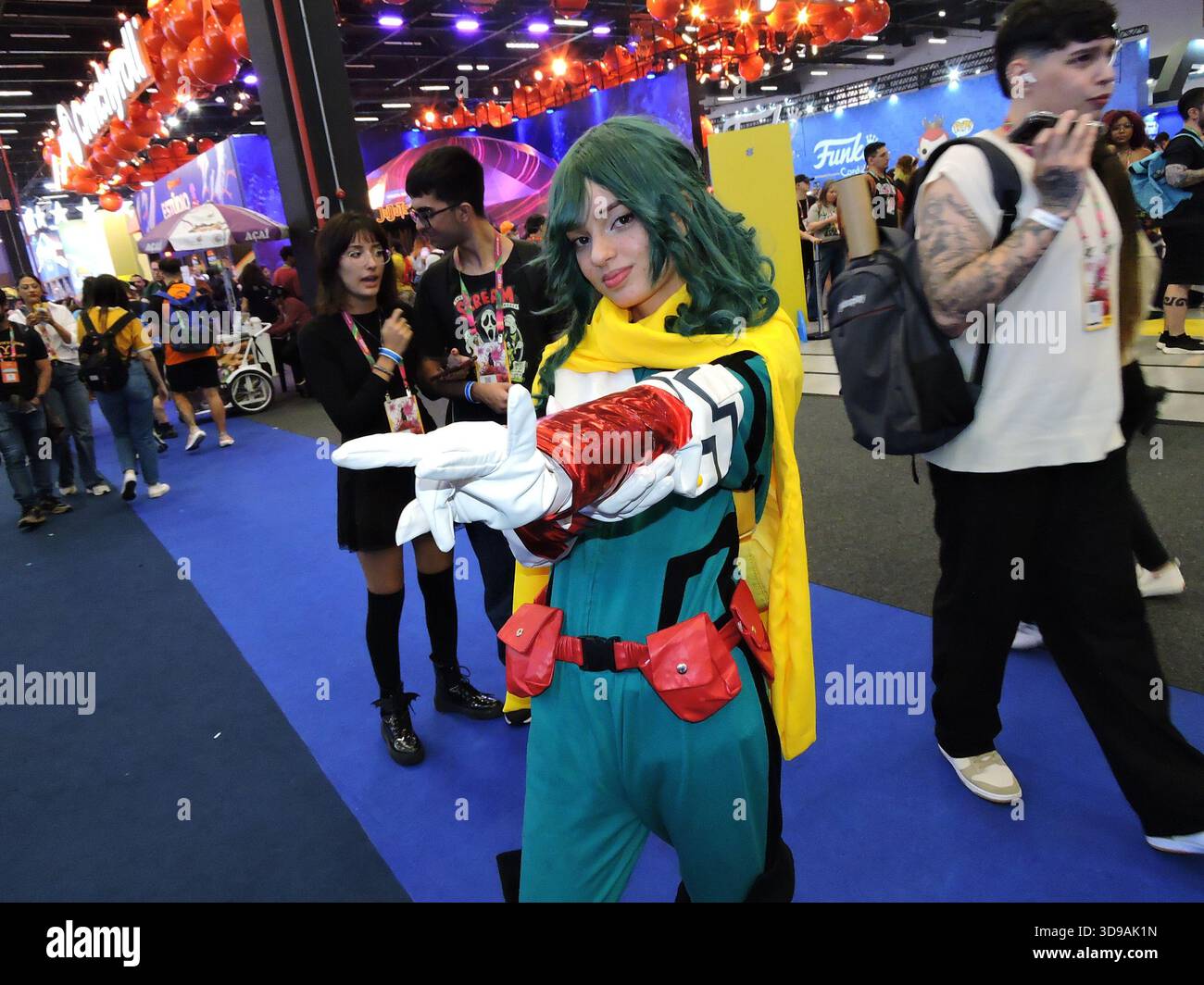 San Paolo, San Paolo, Brasile. 4 dicembre 2025. San Paolo (SP), 04/12/2025 - Cultura/Pop/Cinema/CCXP - il pubblico ha investito in costumi cosplay il secondo giorno della CCXP25 all'Expo di San Paolo. Personaggi come Wolverine, Dr. Doom, Alien, Dragon Ball, Fallout, e Mortal Kombat era tra quelli scelti per quel giorno. (Foto: Leandro Chemalle/Thenews2/Zumapress) (immagine di credito: © Leandro Chemalle/TheNEWS2 via ZUMA Press Wire) SOLO USO EDITORIALE! Non per USO commerciale! Foto Stock
