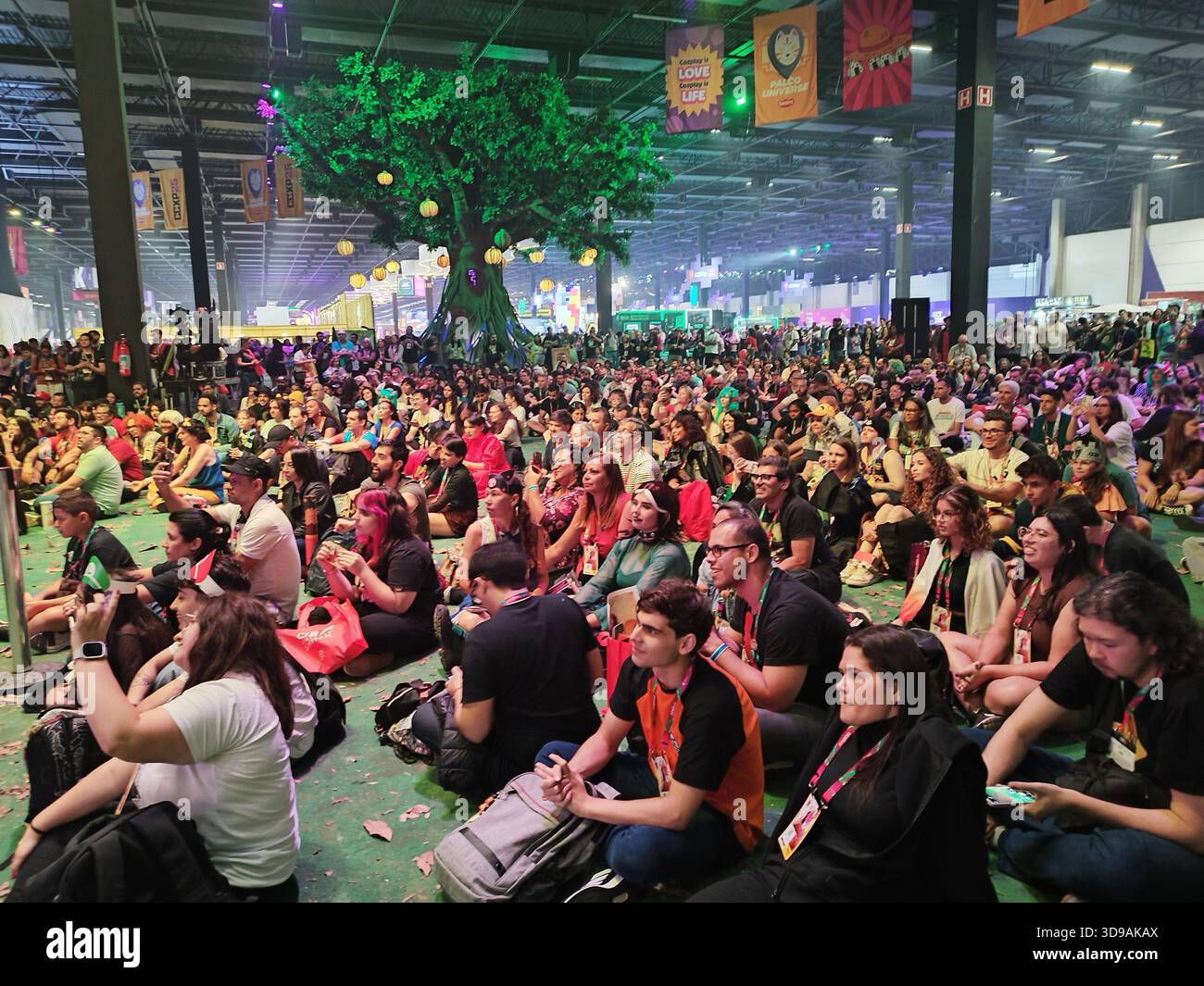 San Paolo, San Paolo, Brasile. 4 dicembre 2025. San Paolo (SP), 04/12/2025 - Cultura/Pop/Cinema/CCXP - il pubblico ha investito in costumi cosplay il secondo giorno della CCXP25 all'Expo di San Paolo. Personaggi come Wolverine, Dr. Doom, Alien, Dragon Ball, Fallout, e Mortal Kombat era tra quelli scelti per quel giorno. (Foto: Leandro Chemalle/Thenews2/Zumapress) (immagine di credito: © Leandro Chemalle/TheNEWS2 via ZUMA Press Wire) SOLO USO EDITORIALE! Non per USO commerciale! Foto Stock