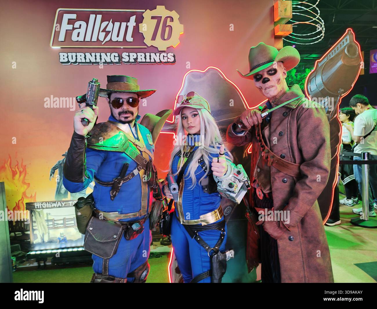 San Paolo, San Paolo, Brasile. 4 dicembre 2025. San Paolo (SP), 04/12/2025 - Cultura/Pop/Cinema/CCXP - il pubblico ha investito in costumi cosplay il secondo giorno della CCXP25 all'Expo di San Paolo. Personaggi come Wolverine, Dr. Doom, Alien, Dragon Ball, Fallout, e Mortal Kombat era tra quelli scelti per quel giorno. (Foto: Leandro Chemalle/Thenews2/Zumapress) (immagine di credito: © Leandro Chemalle/TheNEWS2 via ZUMA Press Wire) SOLO USO EDITORIALE! Non per USO commerciale! Foto Stock