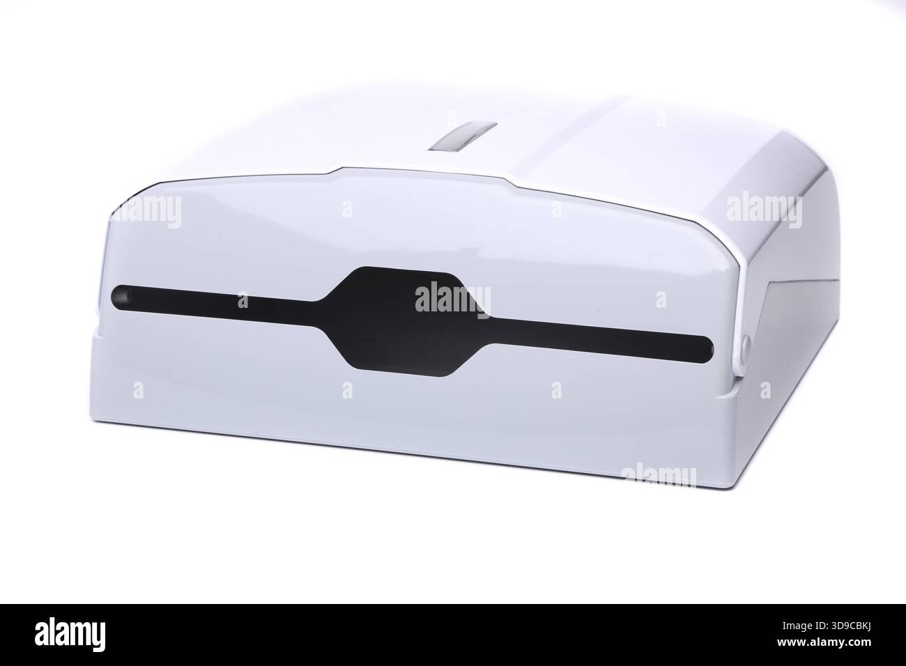 Scatola per fazzoletti di carta assorbente isolare su sfondo nero Foto Stock