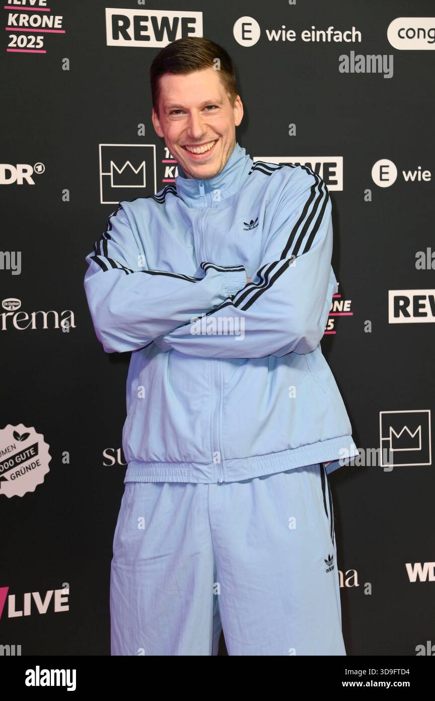 Björn von Morgenstern bei der 26. Verleihung der 1Corona dal vivo 2025 im Lokschuppen. Bielefeld, 04.12.2025 anni Foto Stock