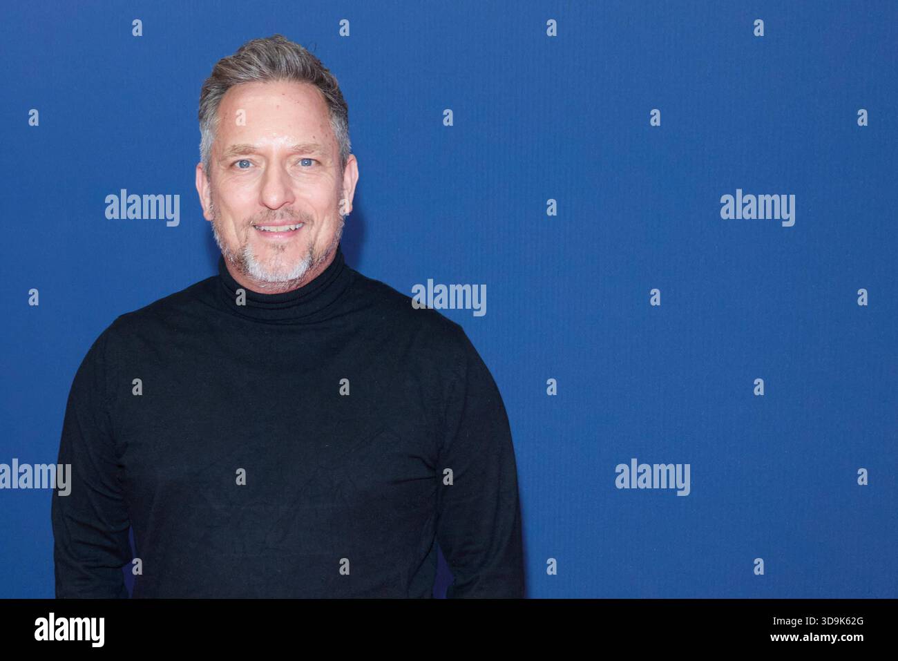 Lars Pape - Eroeffnung der Ausstellung POLAR EXPERIENCE - Die immersive Ausstellung ueber Die Arktis und Antarktis in der Arena Berlin AM 05.12.2025. Eroeffnung Polar Experience *** Lars Pape inaugurazione della mostra POLAR EXPERIENCE la coinvolgente mostra sull'Artico e sull'Antartide nell'Arena di Berlino il 05 12 2025 apertura Polar Experience Foto Stock